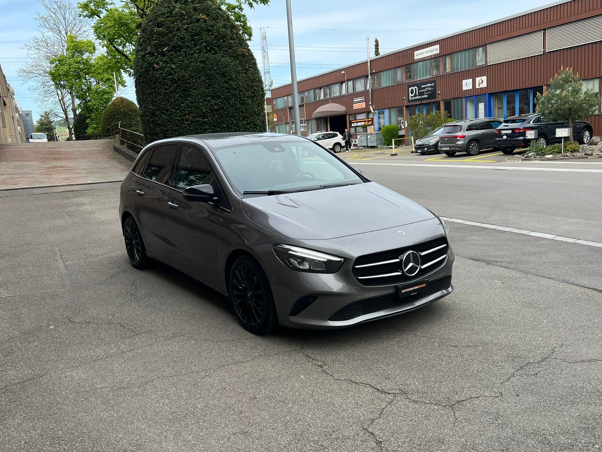 MERCEDES-BENZ B 200 d Night Star 8G-DCT-showroom-element-2