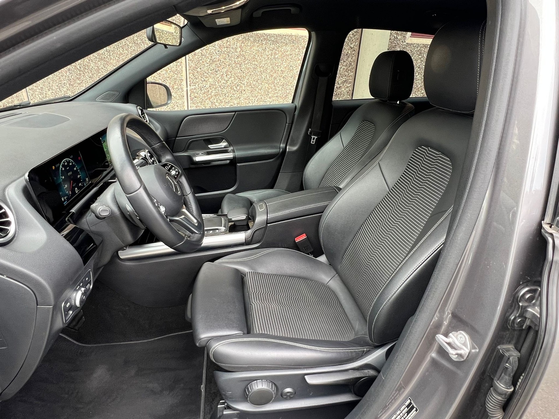 MERCEDES-BENZ B 200 d Night Star 8G-DCT-image-11