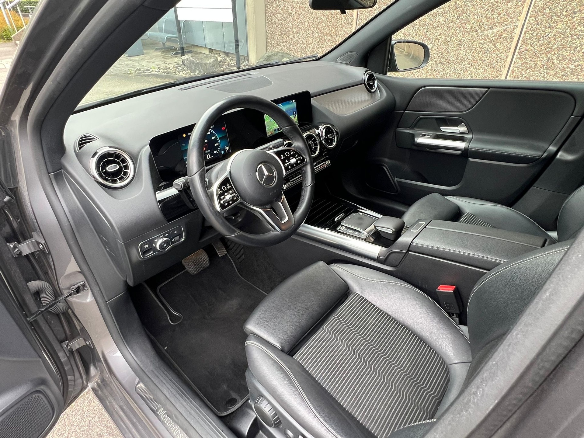 MERCEDES-BENZ B 200 d Night Star 8G-DCT-image-8