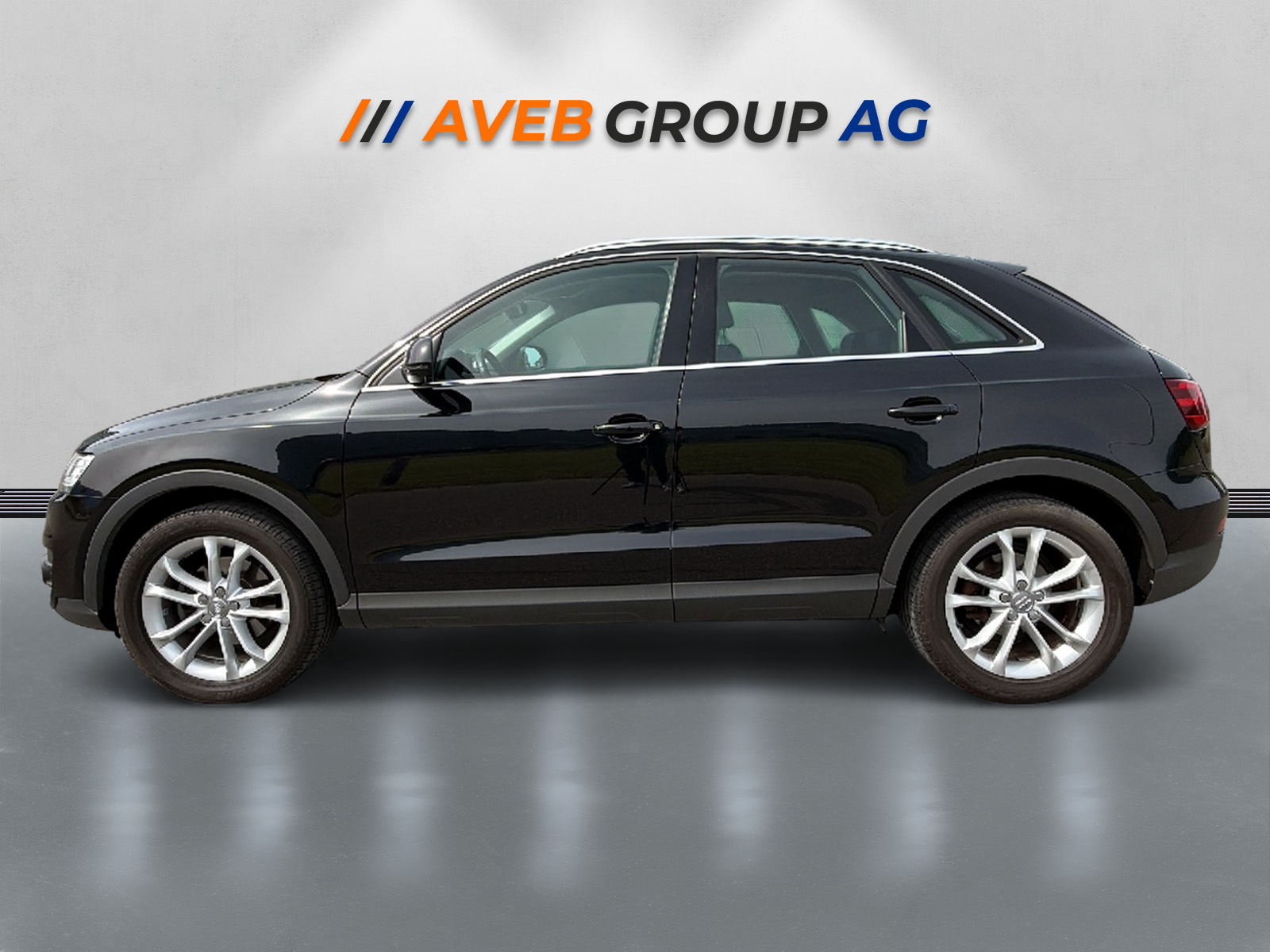 AUDI Q3 2.0 TFSI quattro S-tronic-showroom-element-3