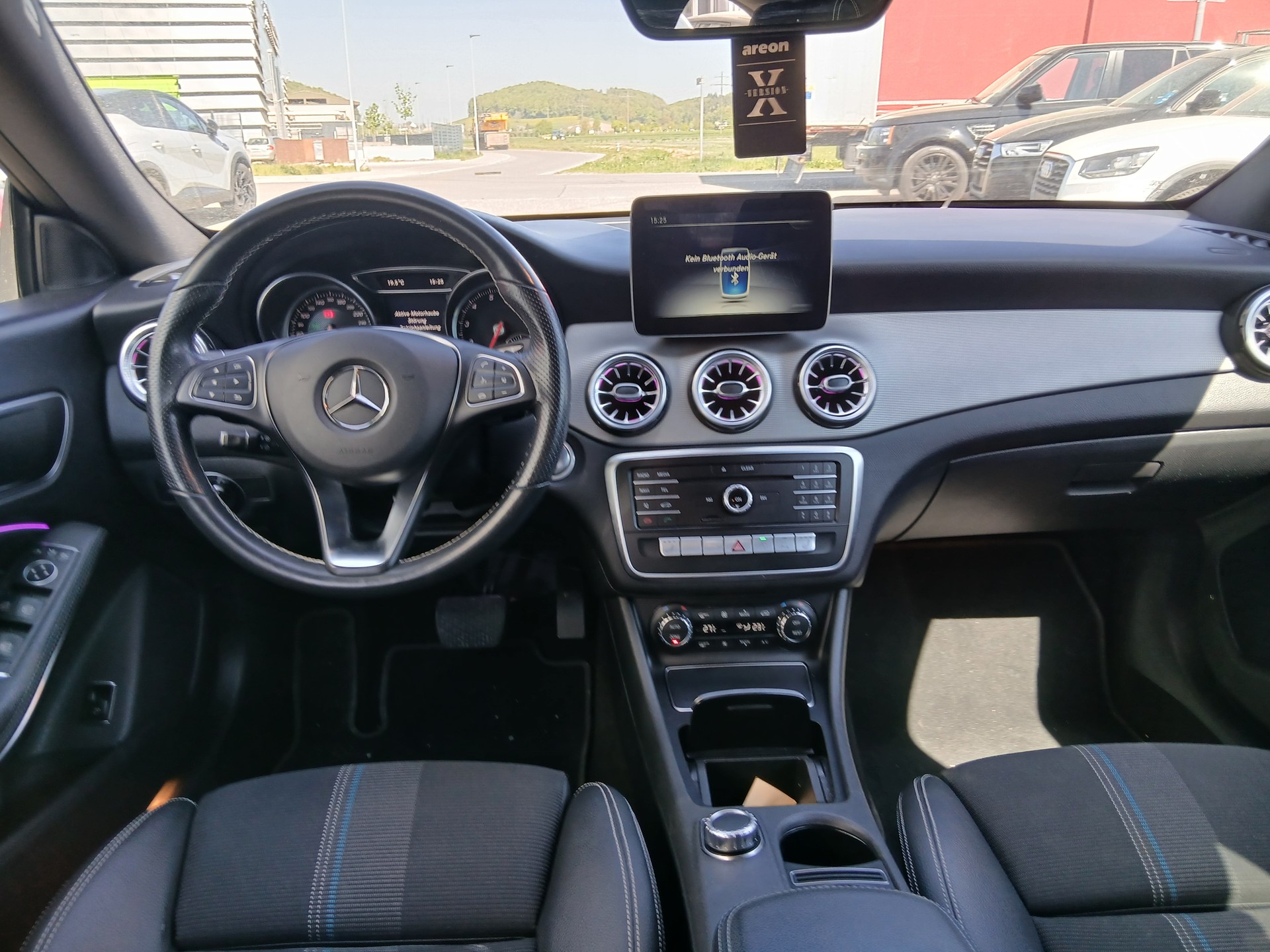 MERCEDES-BENZ CLA 200 Night Star 7G-DCT-image-4