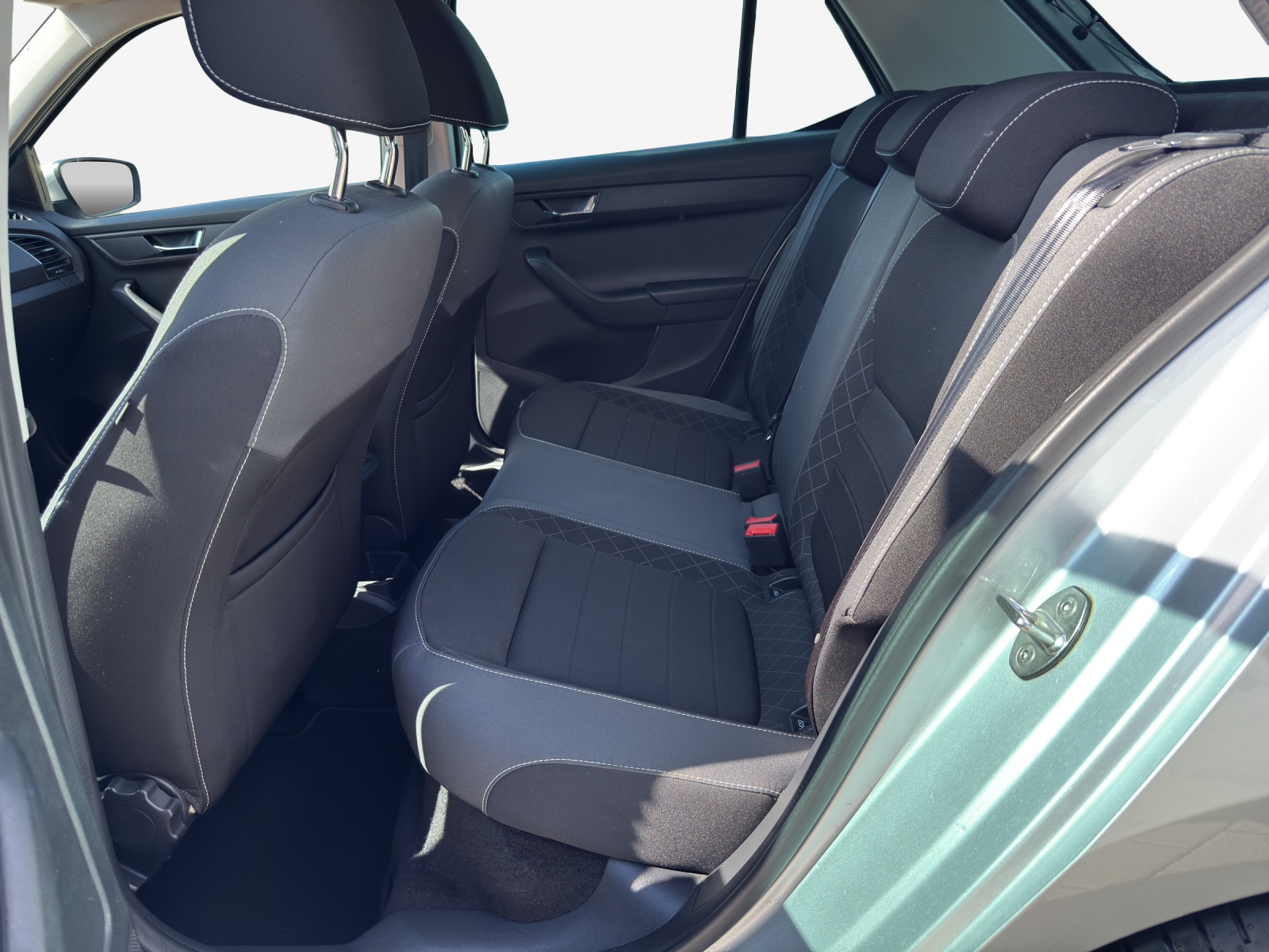 SKODA Fabia 1.0 TSI Ambition DSG-image-11