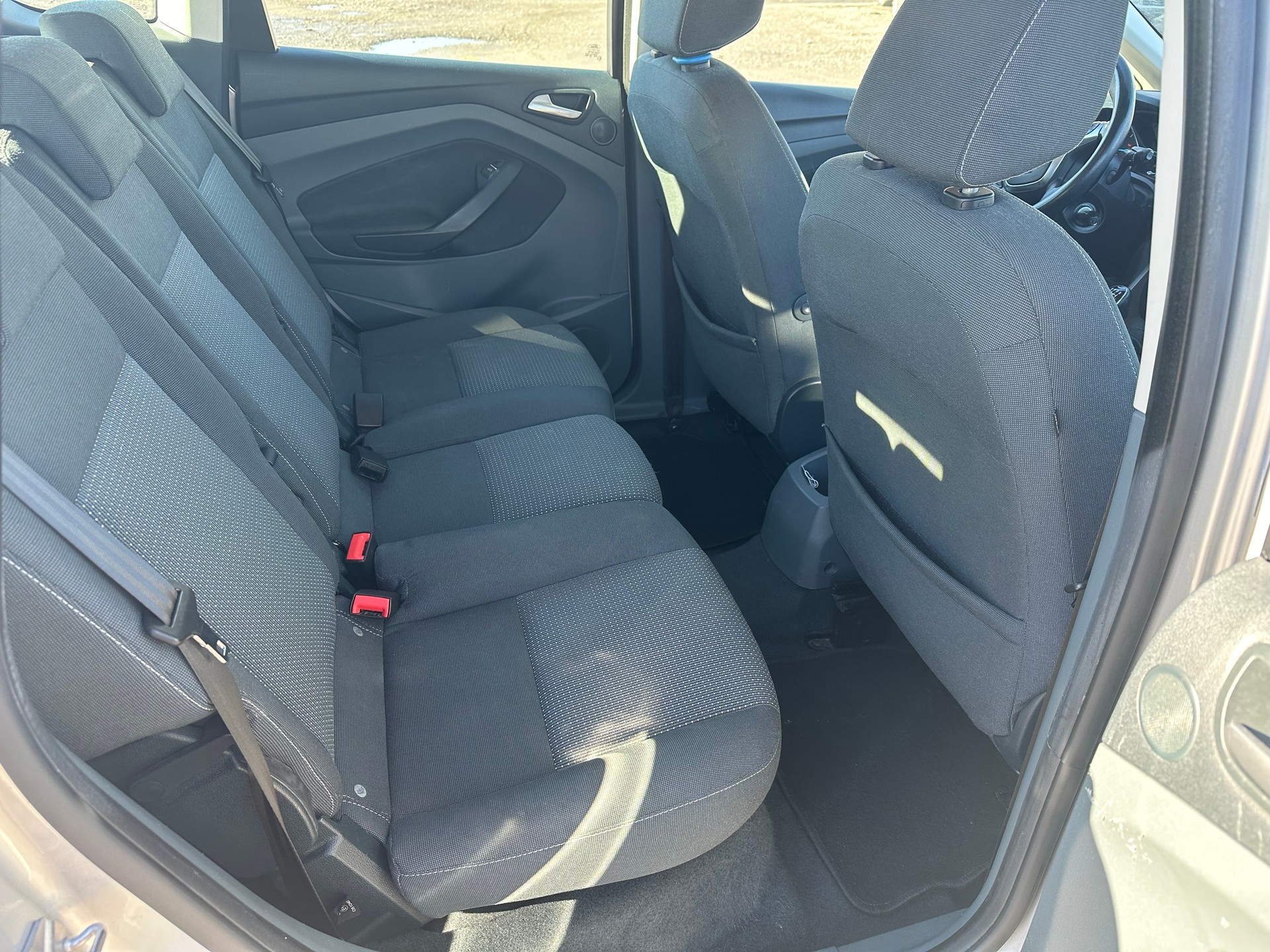 FORD C-Max 1.0 SCTi Titanium-image-11