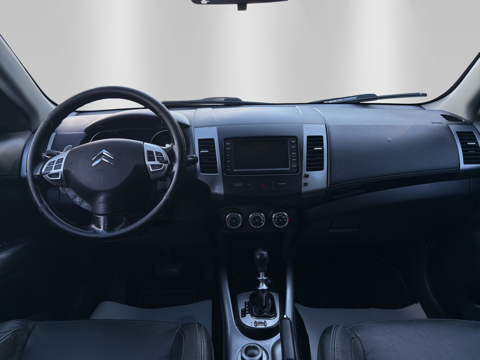 CITROEN C-Crosser 2.2 HDi Exclusive DCS6-image-8