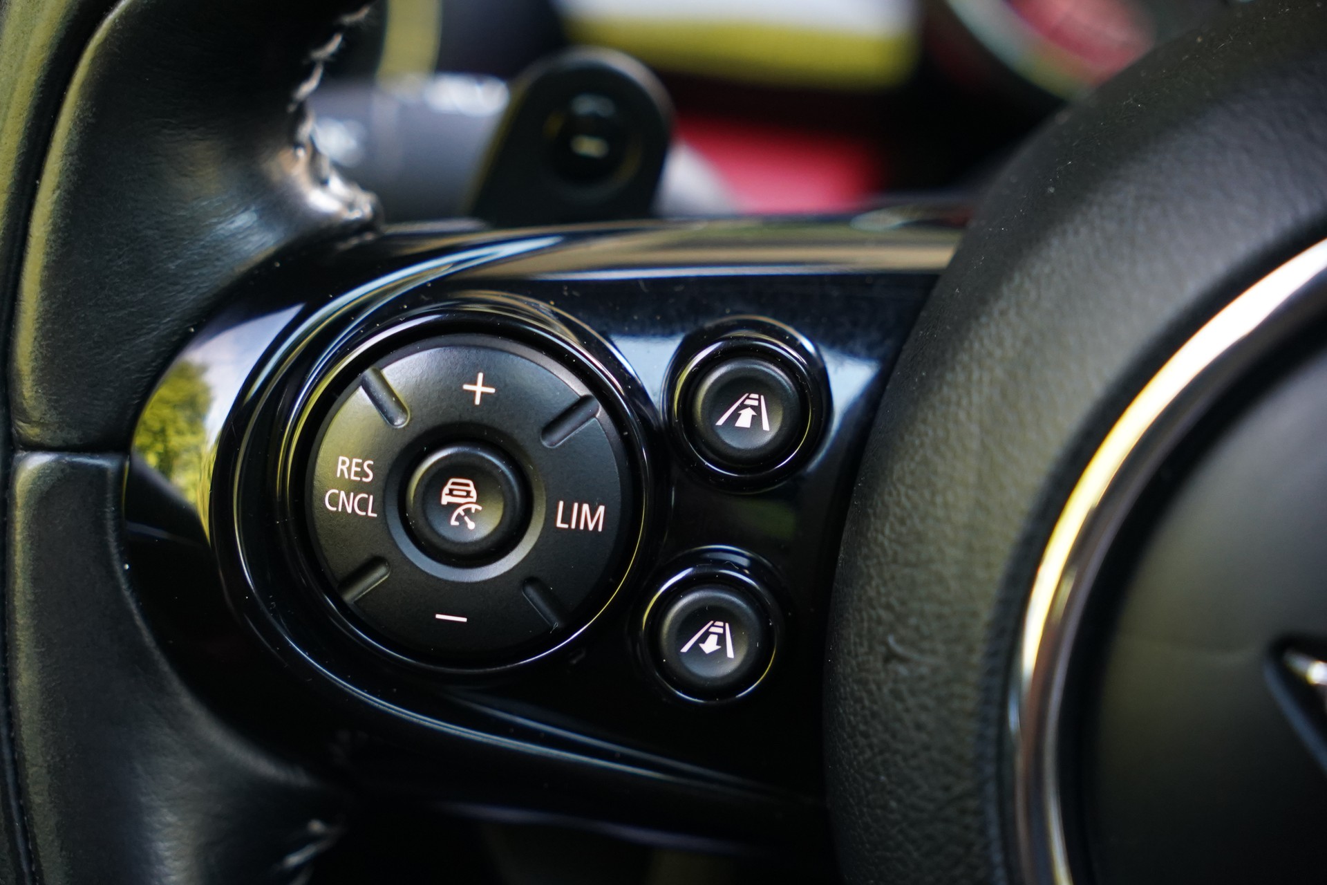MINI Cooper John Cooper Works Steptronic-image-30