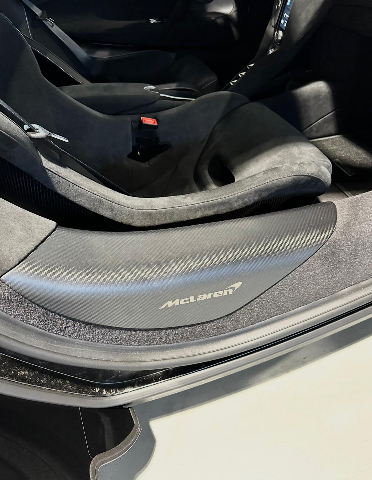 McLAREN 750S Spider-image-11