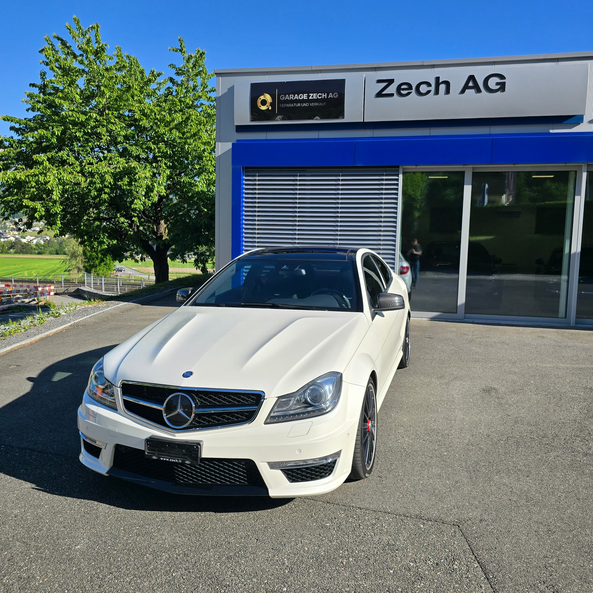 MERCEDES-BENZ C 63 V8 AMG Coupé-image-5