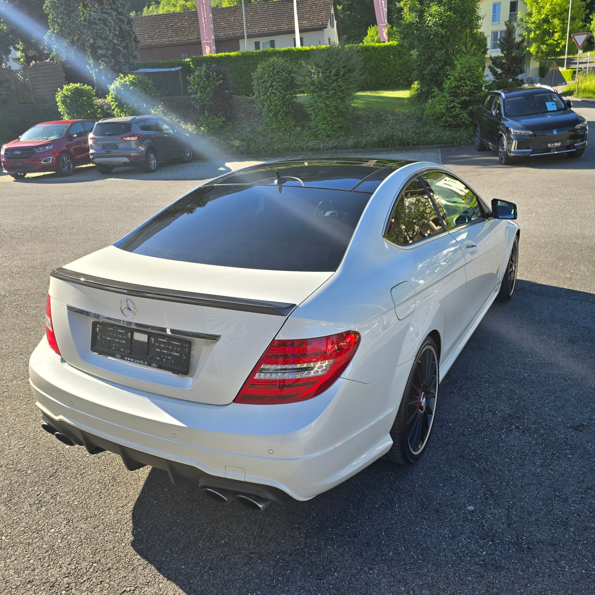 MERCEDES-BENZ C 63 V8 AMG Coupé-image-3