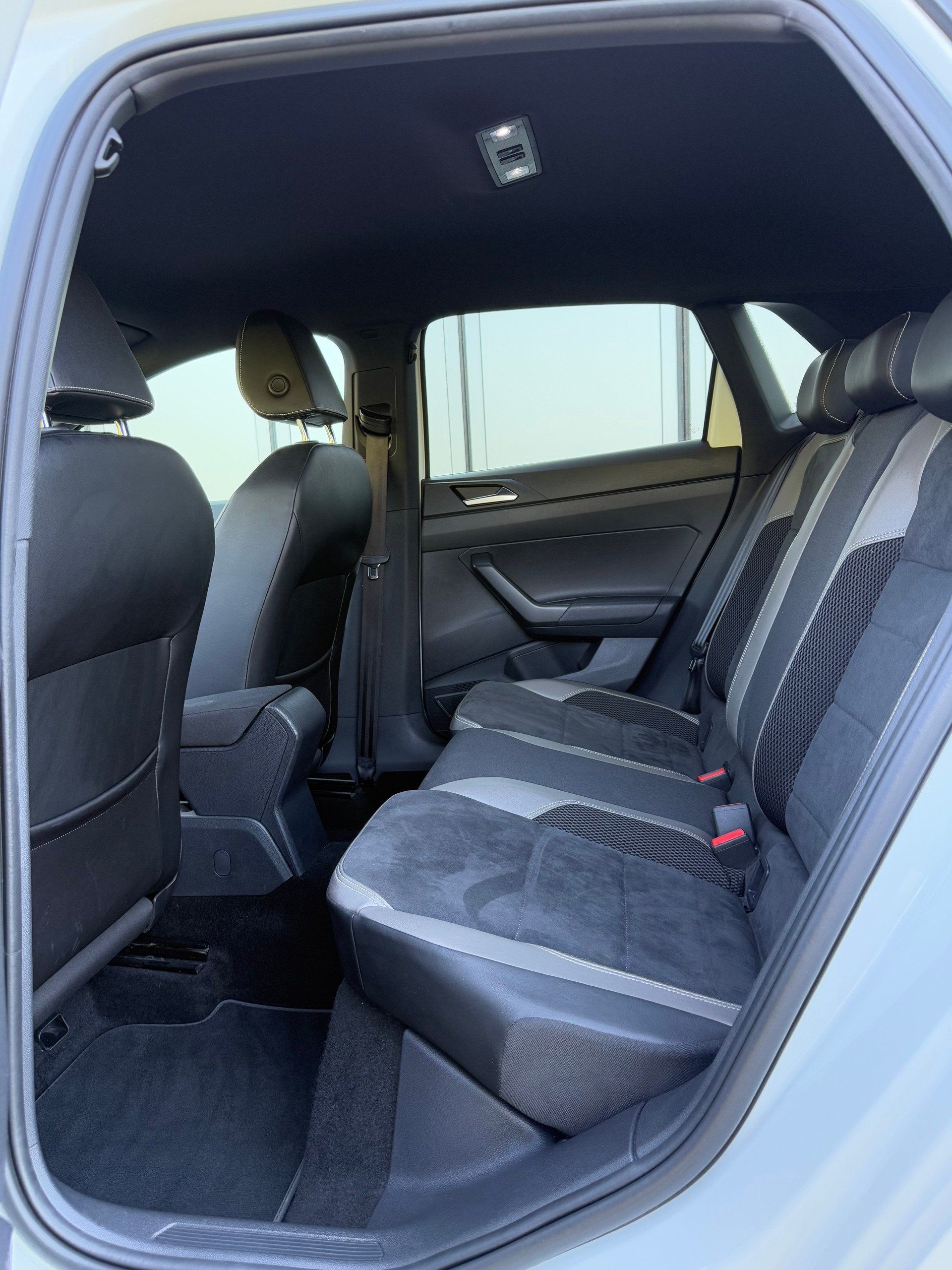 VW Polo 2.0 TSI GTI DSG-image-14
