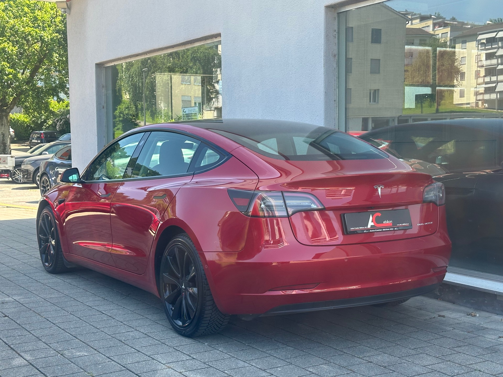 TESLA Model 3 Long Range Dual Motor AWD-image-1