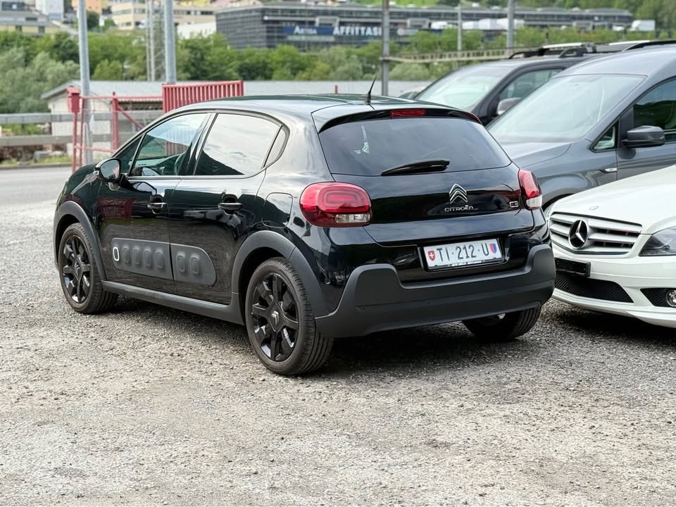 CITROEN C3 1.2i PureTech Feel-image-2
