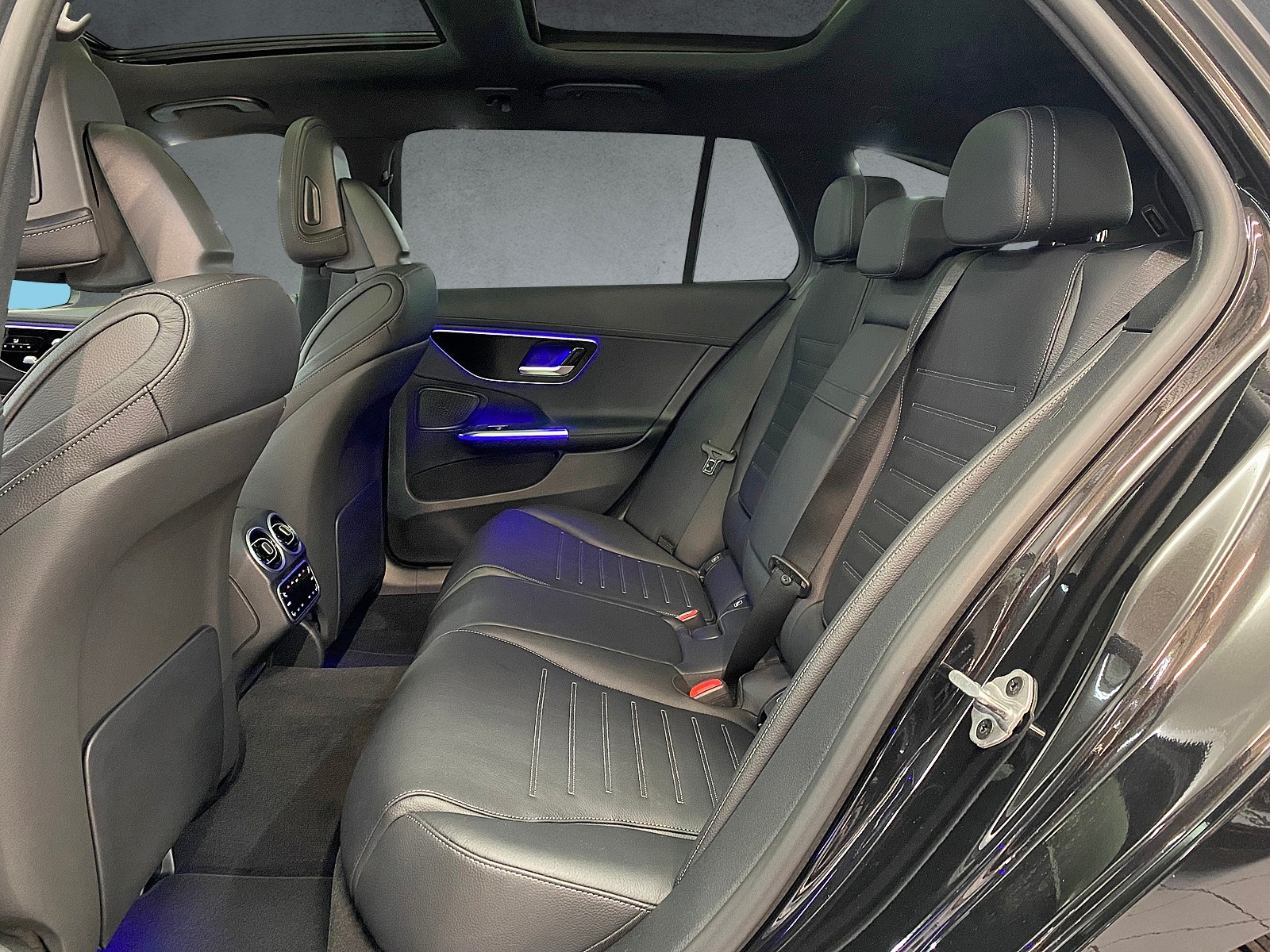 MERCEDES-BENZ C 300 AMG Line 4MATIC Kombi-image-7