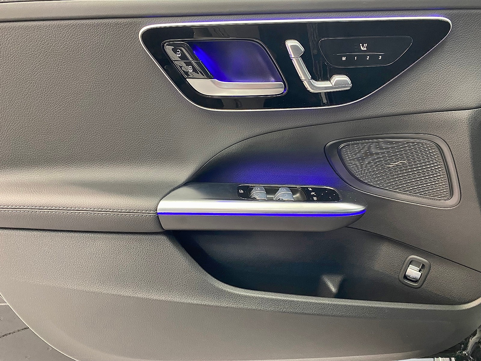 MERCEDES-BENZ C 300 AMG Line 4MATIC Kombi-image-9