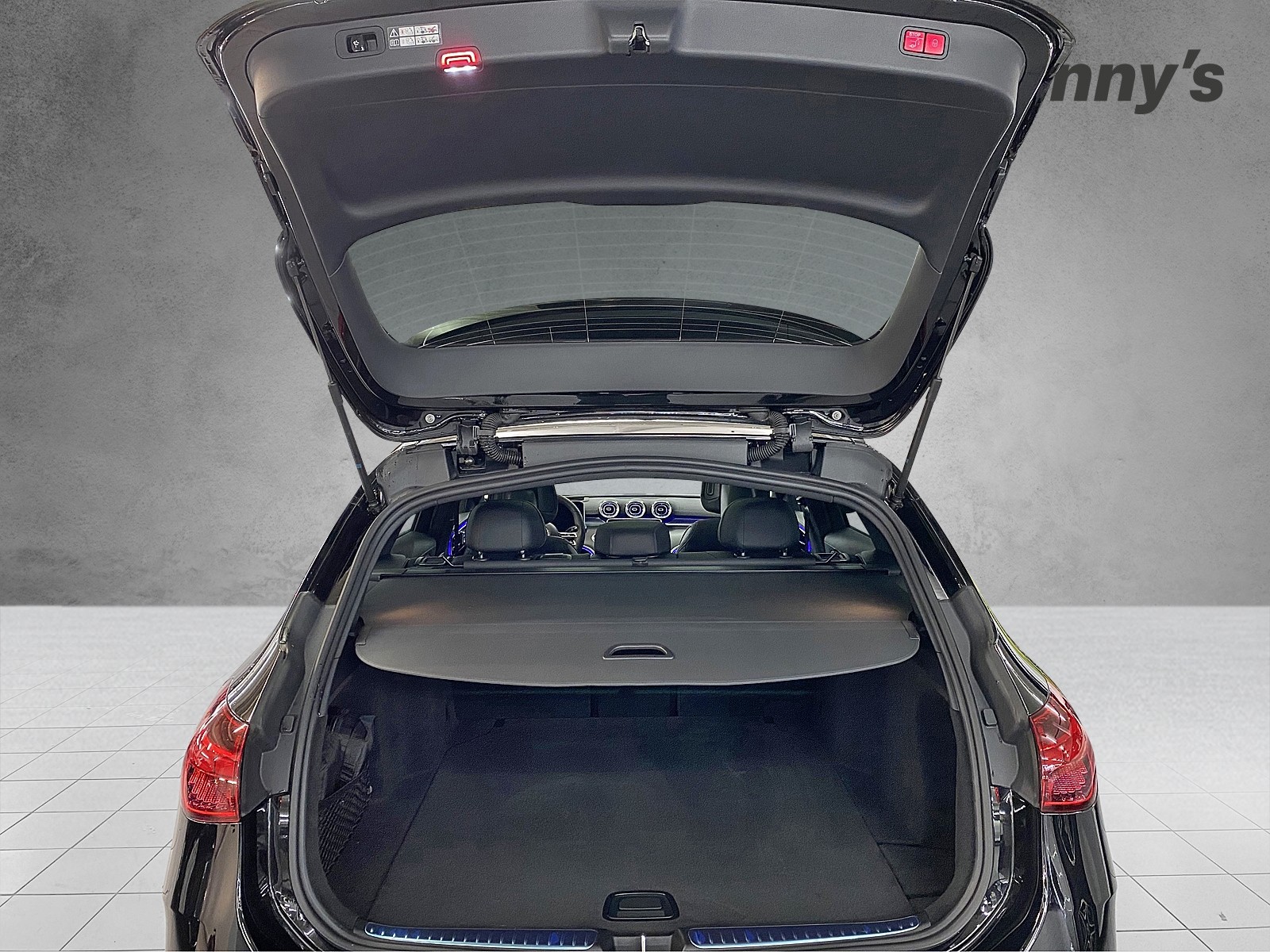 MERCEDES-BENZ C 300 AMG Line 4MATIC Kombi-image-4