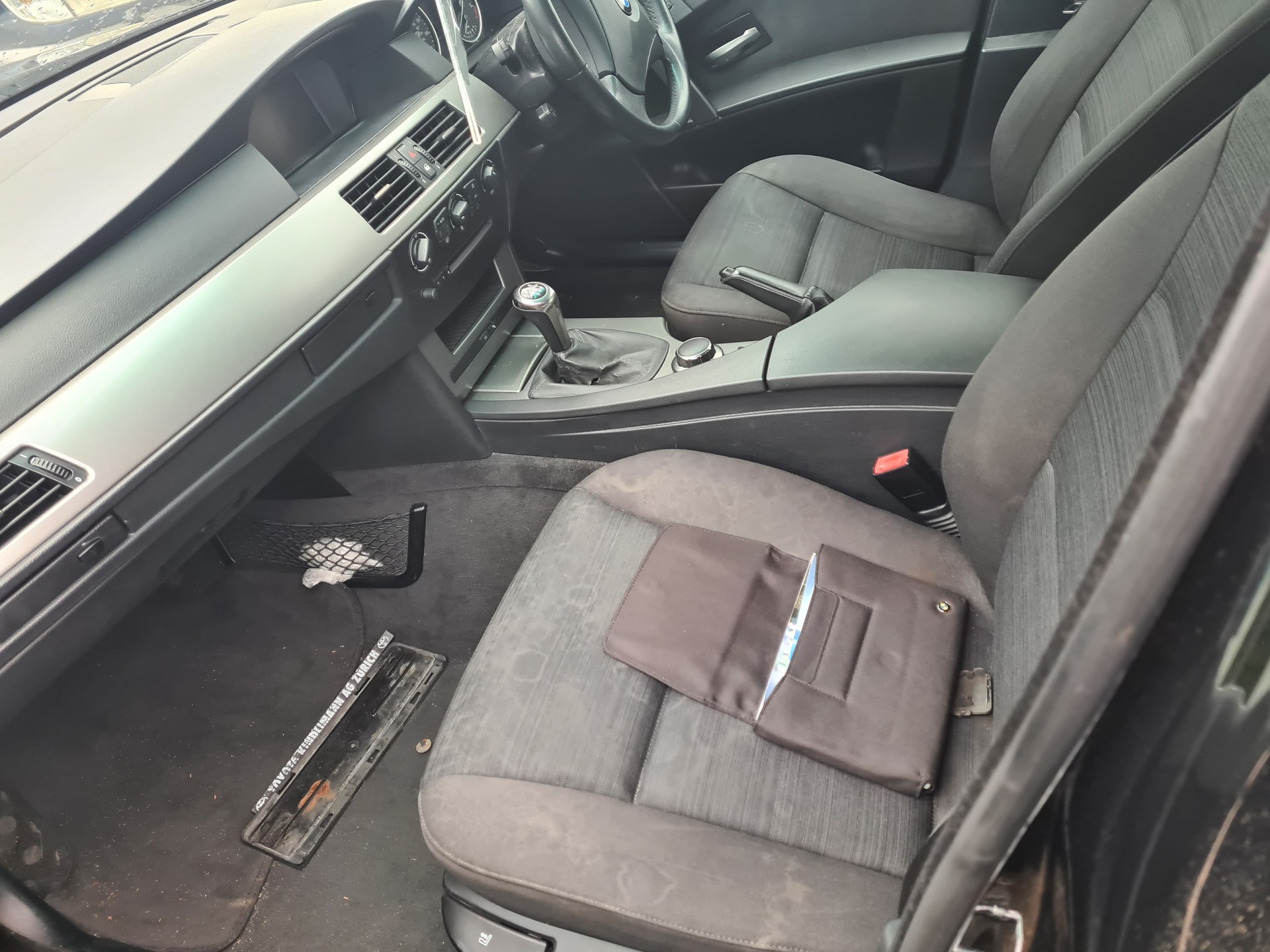 BMW 520d-showroom-element-2