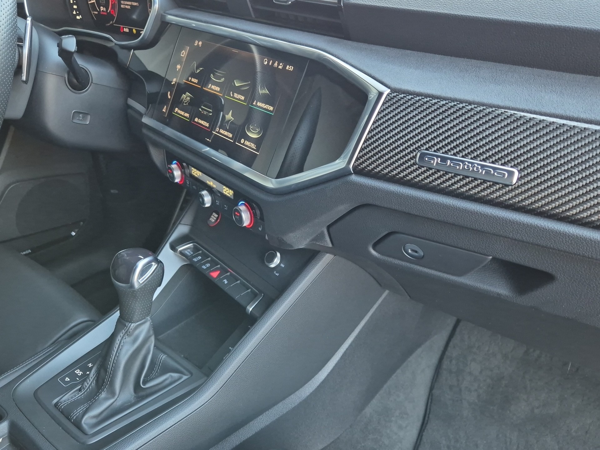 AUDI RS Q3 2.5 TFSI quattro S tronic-image-16