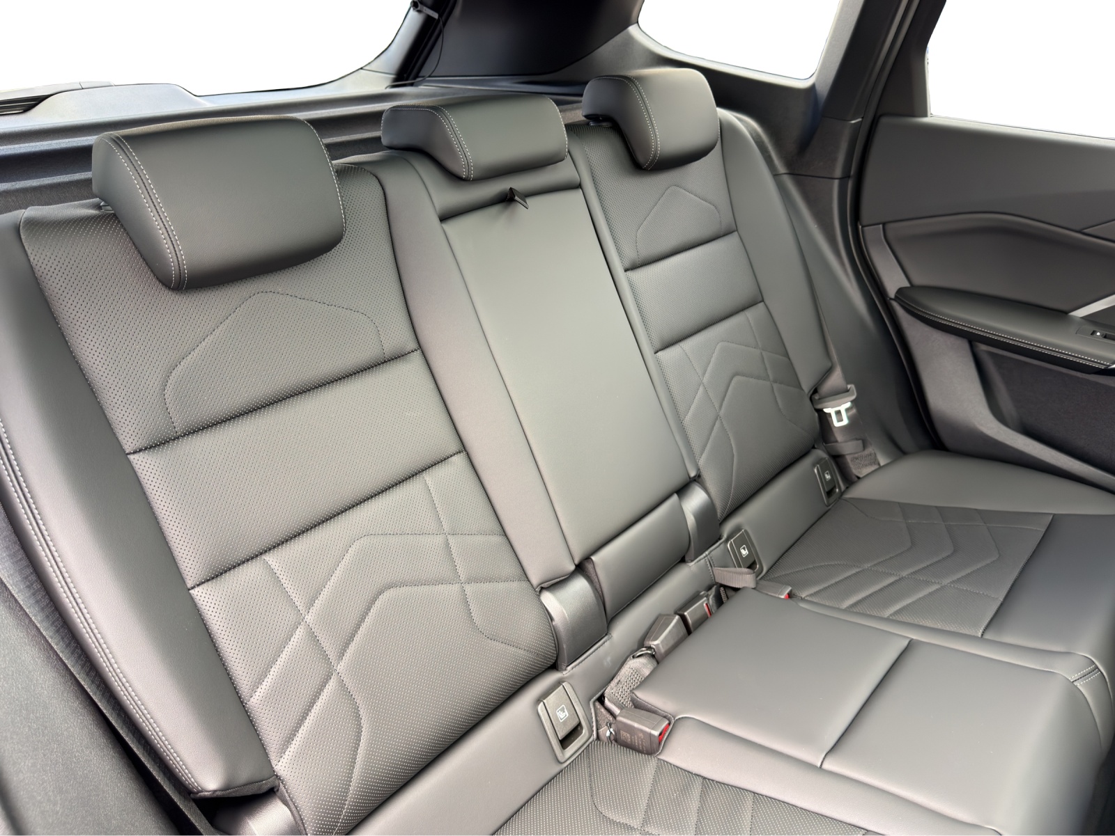 BMW iX1 xDrive 30 M Sport-image-18