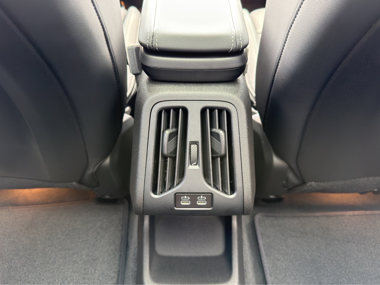 BMW iX1 xDrive 30 M Sport-image-22