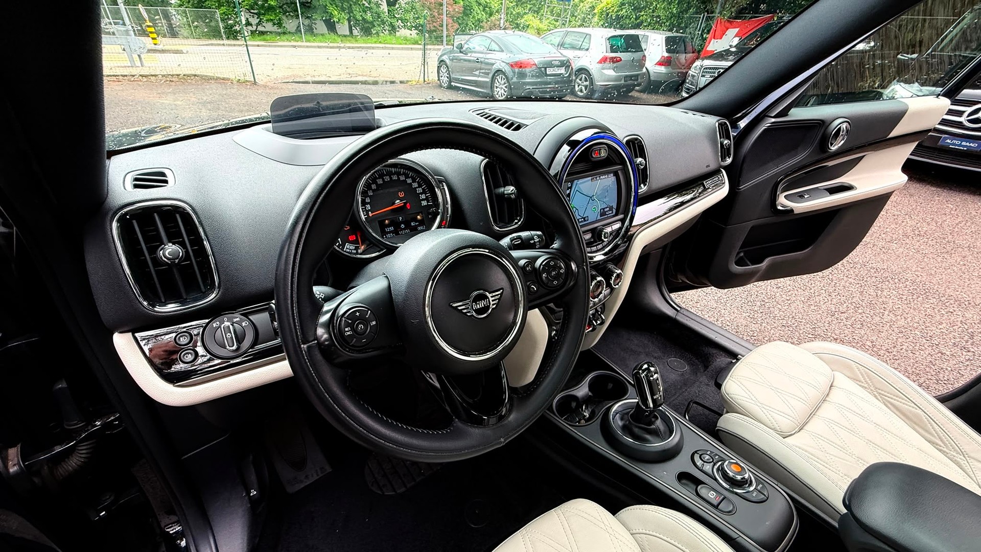MINI Countryman Cooper S E ALL4 Steptronic-image-11