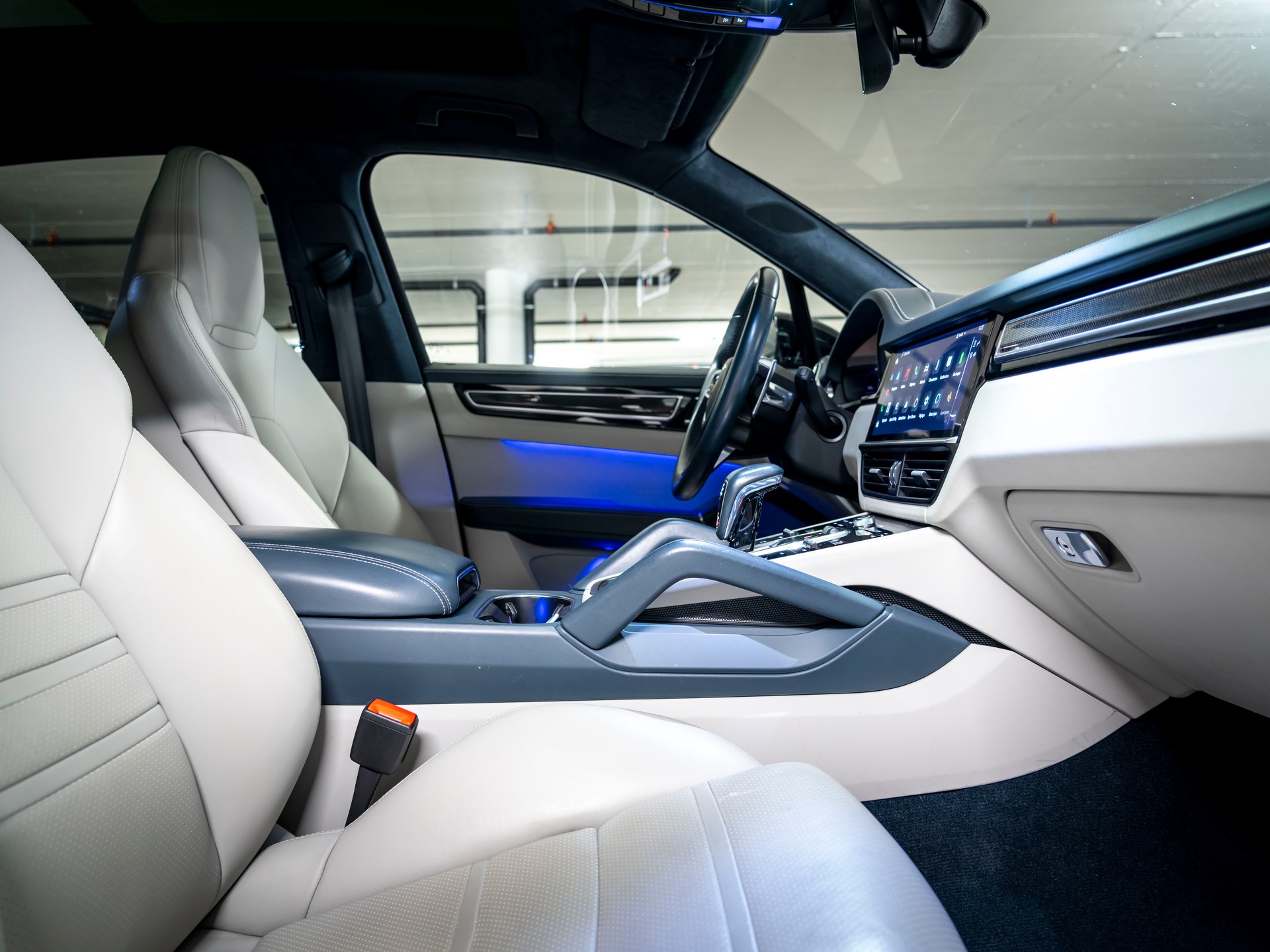 PORSCHE Cayenne E-Hybrid Platinum Edition-image-24
