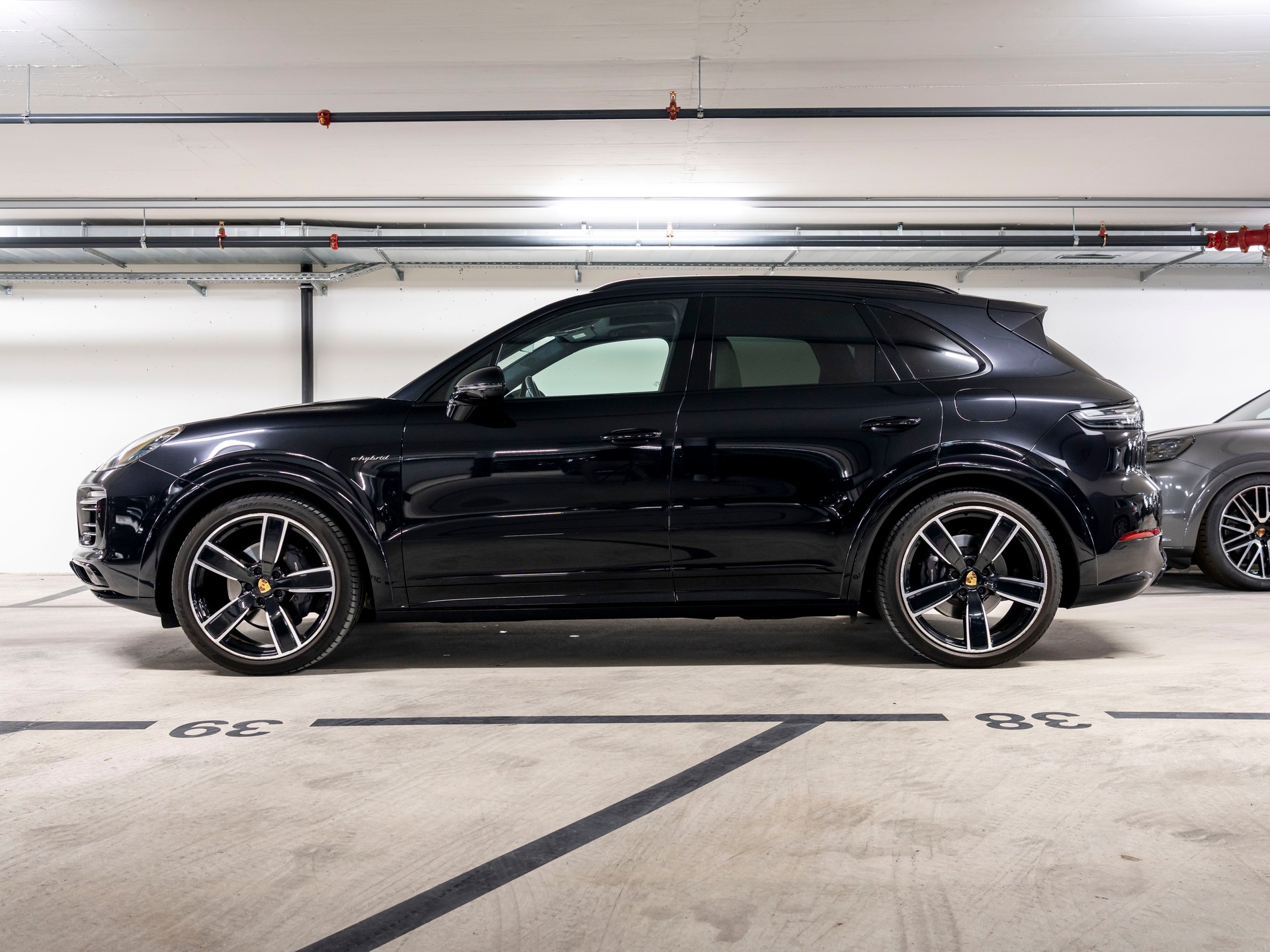 PORSCHE Cayenne E-Hybrid Platinum Edition-showroom-element-1