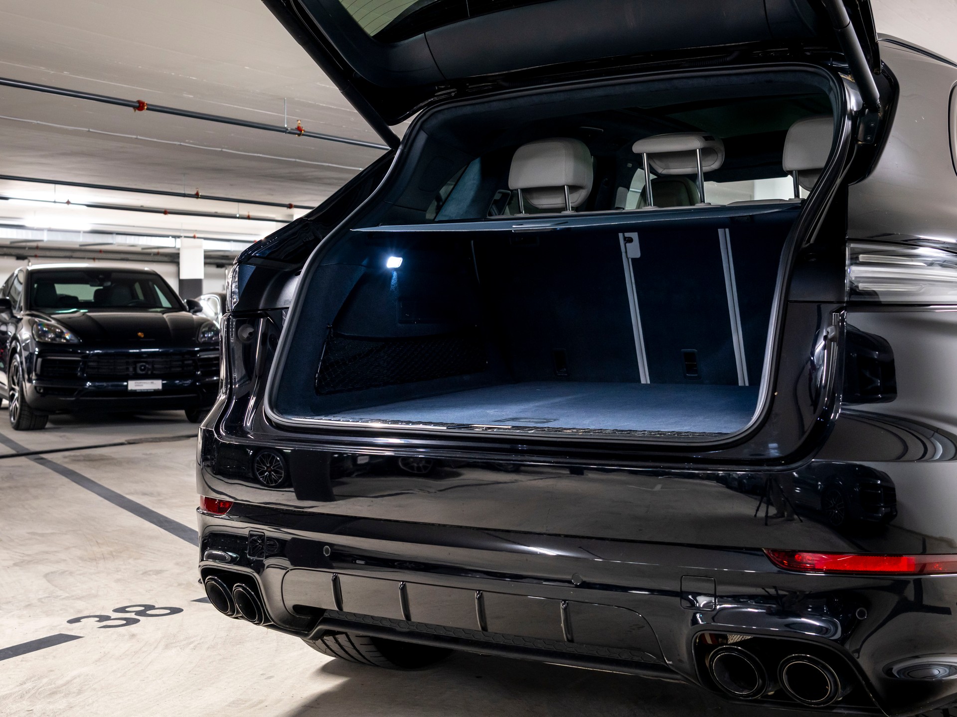 PORSCHE Cayenne E-Hybrid Platinum Edition-image-10