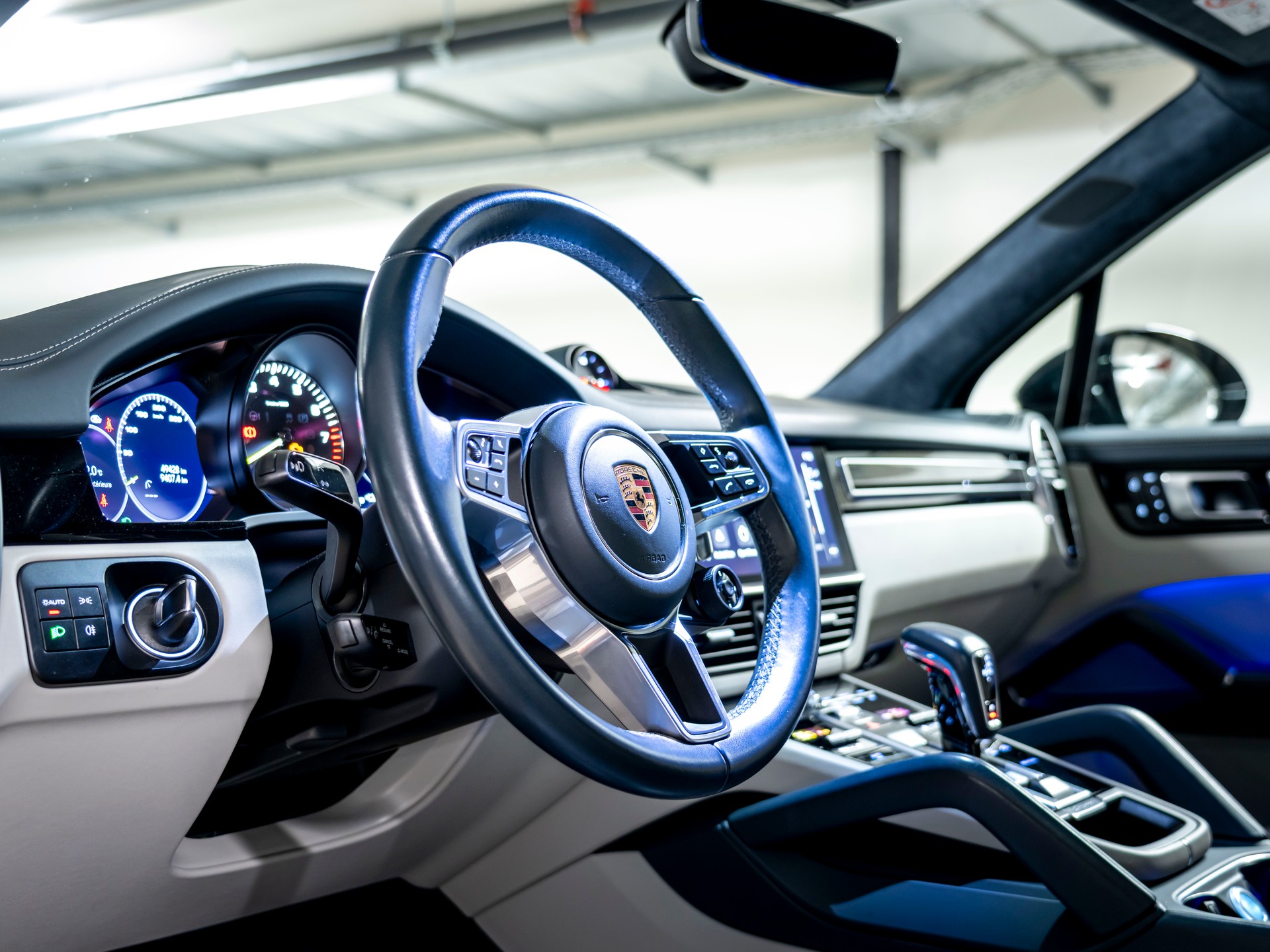 PORSCHE Cayenne E-Hybrid Platinum Edition-image-18