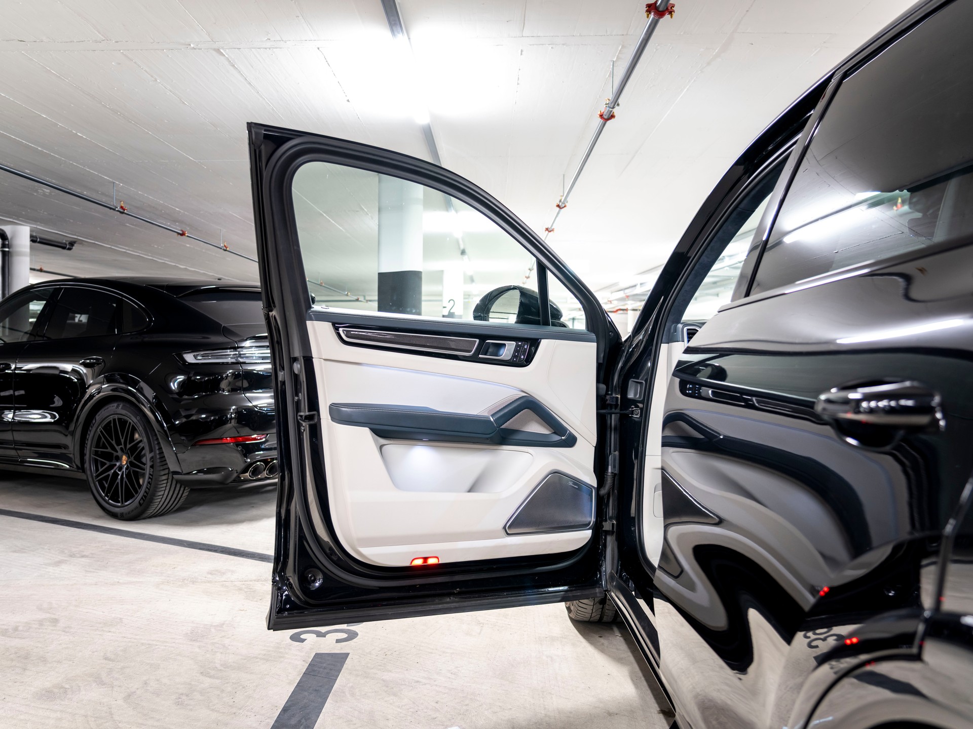 PORSCHE Cayenne E-Hybrid Platinum Edition-image-20