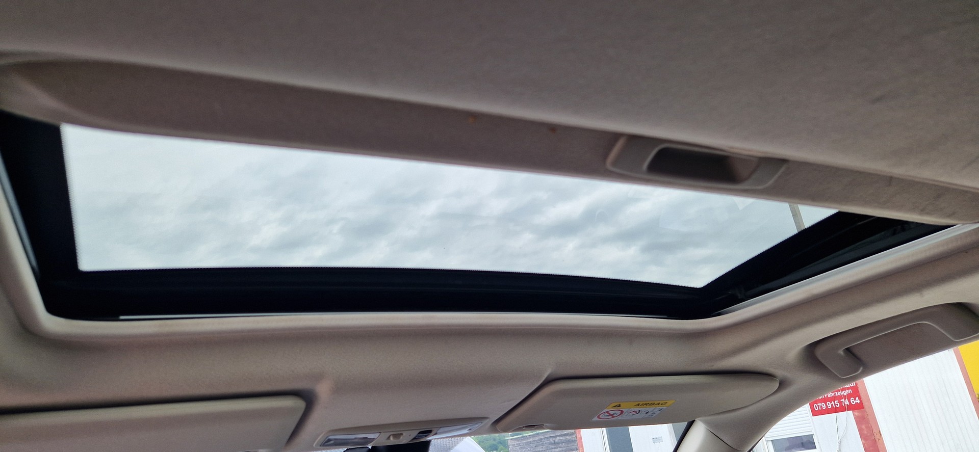 MITSUBISHI Outlander 2.2 DID Navigator Safety 4WD Automatic-image-7