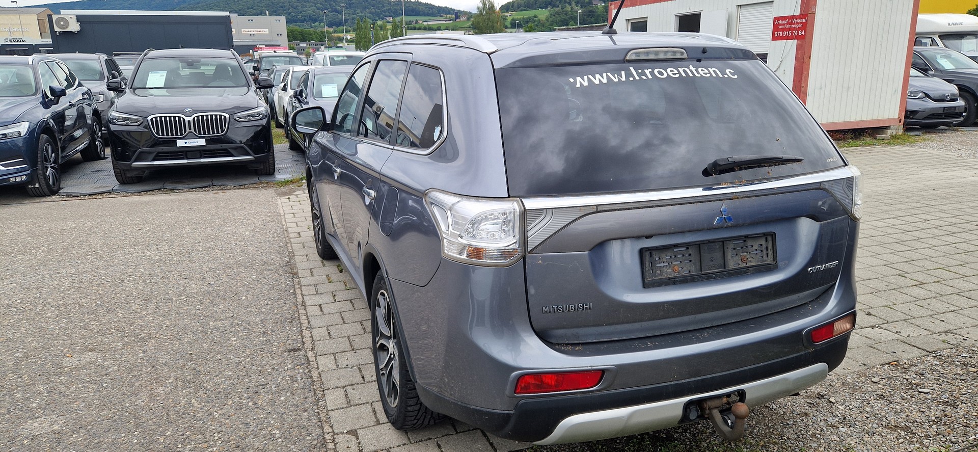 MITSUBISHI Outlander 2.2 DID Navigator Safety 4WD Automatic-image-3