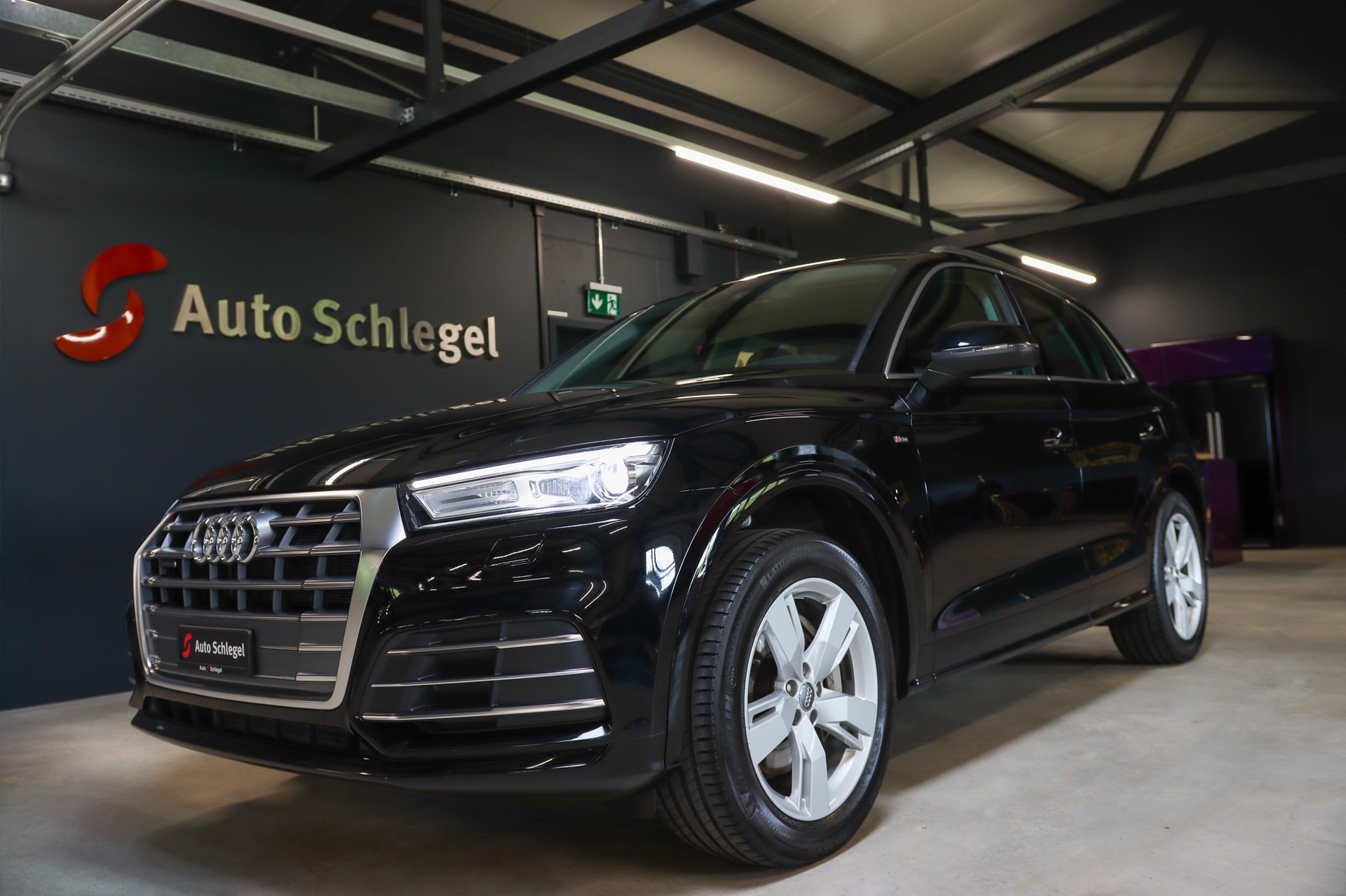 AUDI Q5 50 TFSI e quattro-image-8