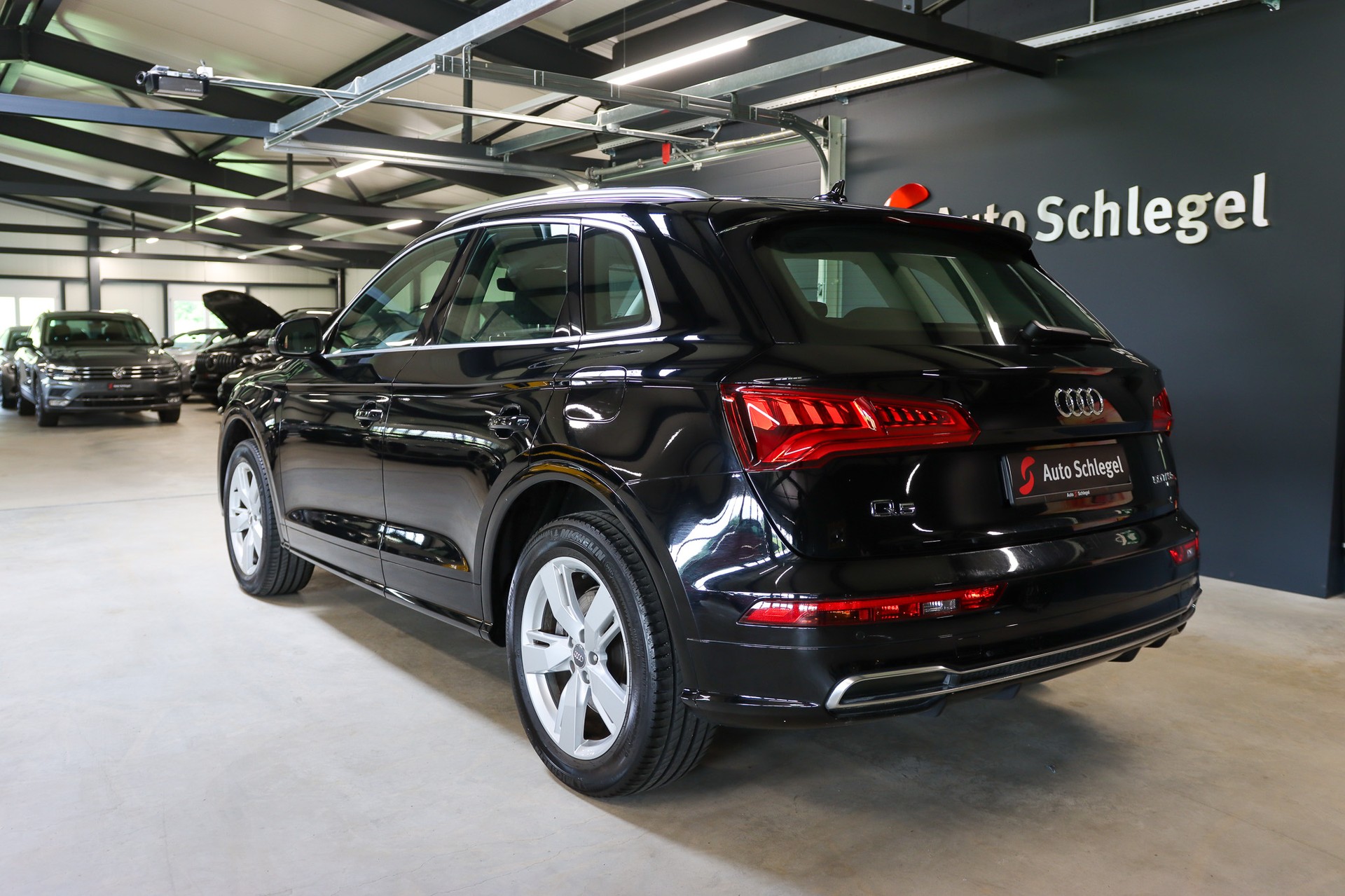 AUDI Q5 50 TFSI e quattro-image-3