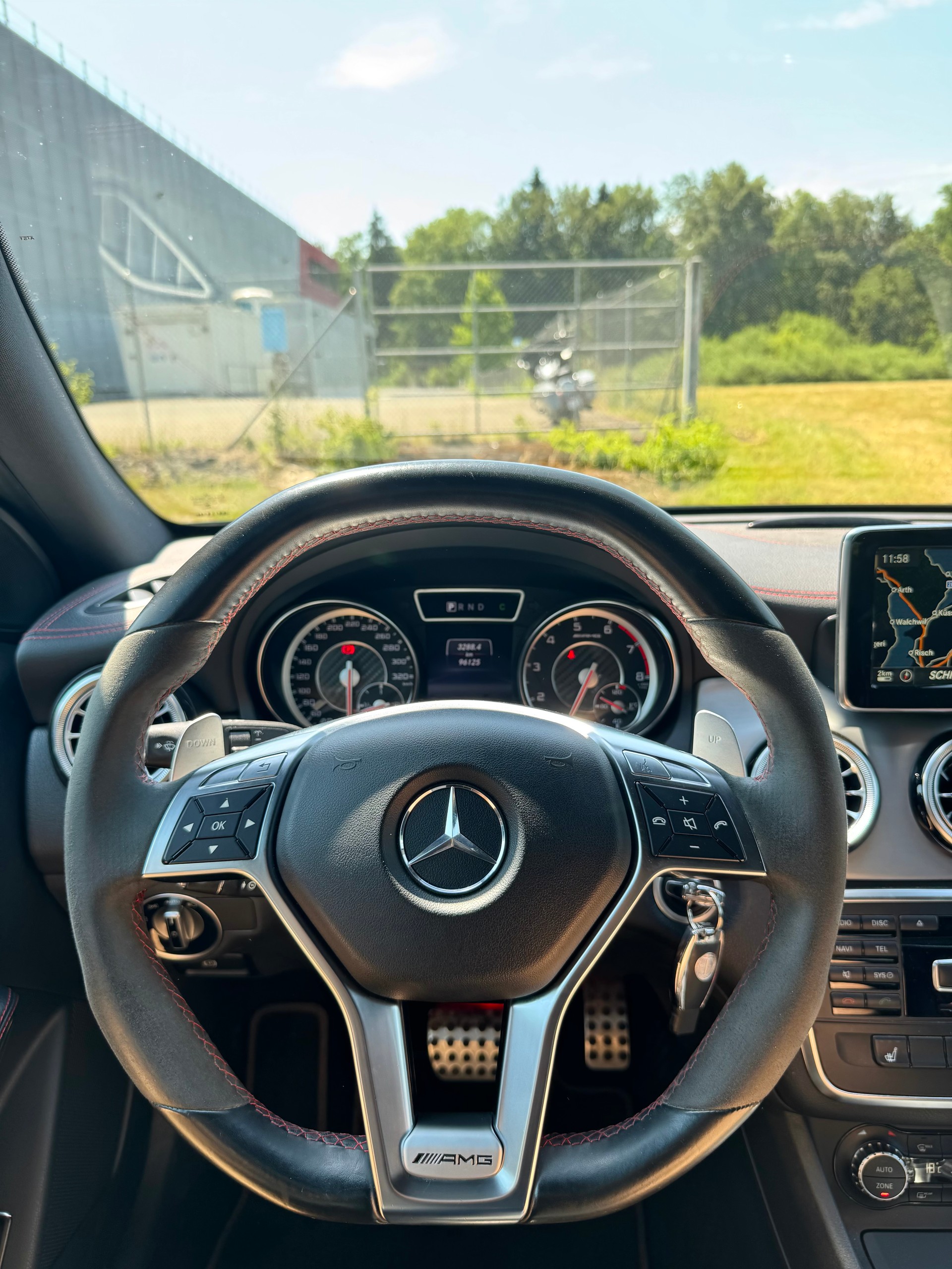 MERCEDES-BENZ GLA 45 AMG Edition 1 4Matic 7G-DCT / ab Service bei Verkauf-image-10