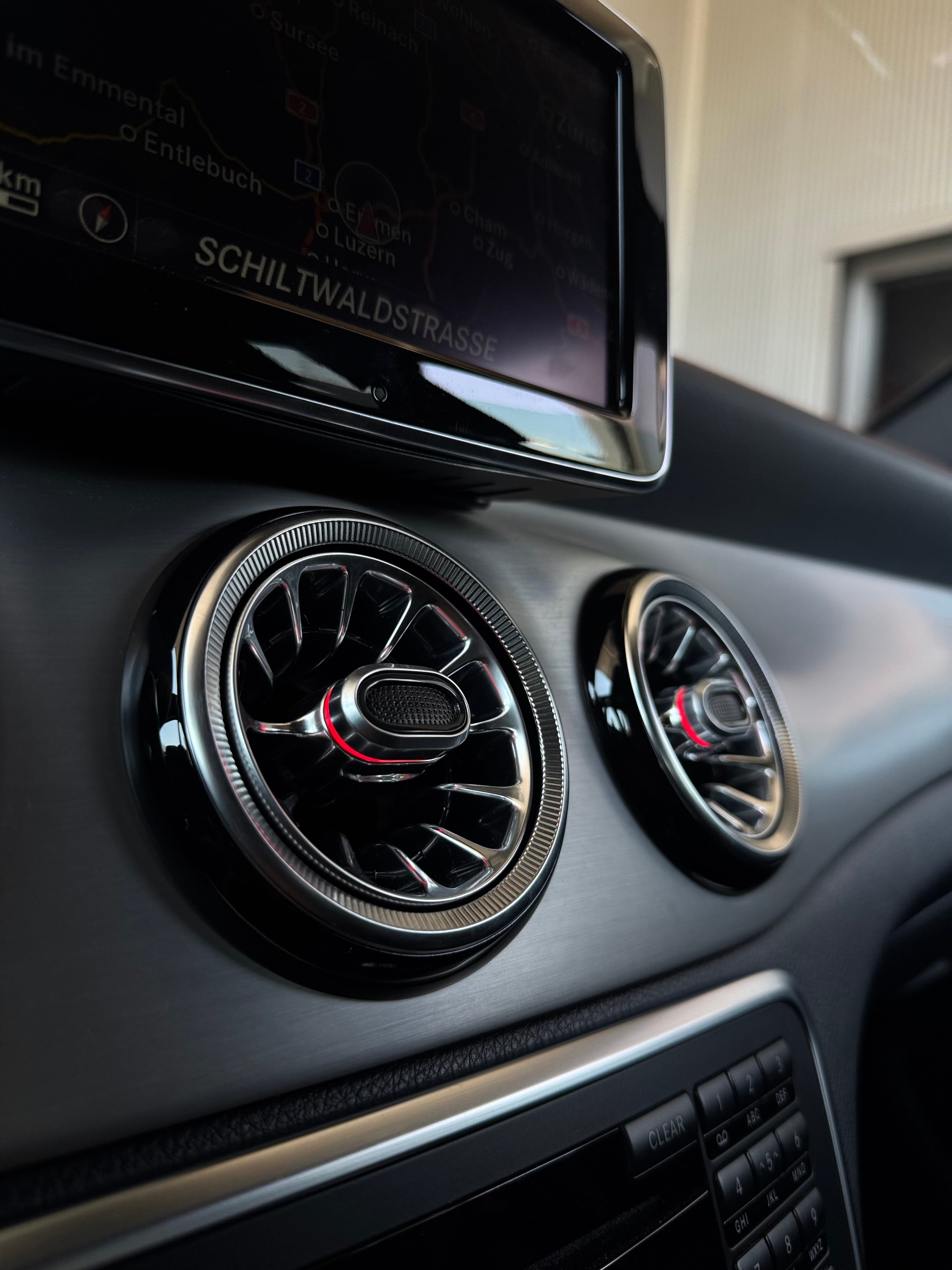 MERCEDES-BENZ GLA 45 AMG Edition 1 4Matic 7G-DCT / ab Service bei Verkauf-image-16
