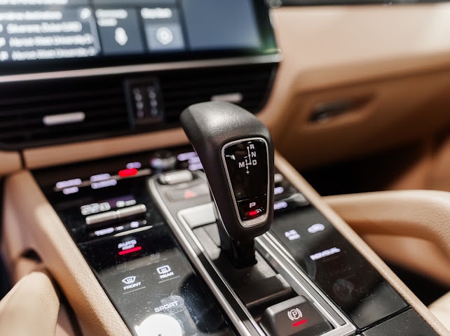 PORSCHE Cayenne-image-13