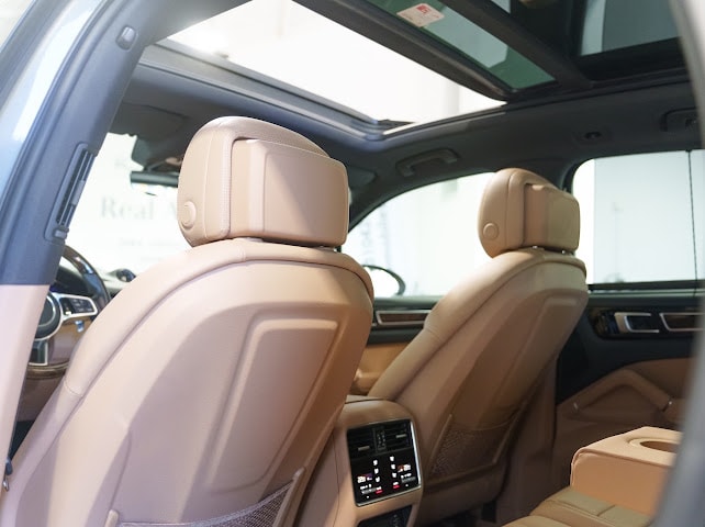 PORSCHE Cayenne-image-25