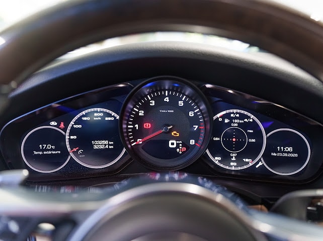 PORSCHE Cayenne-image-12