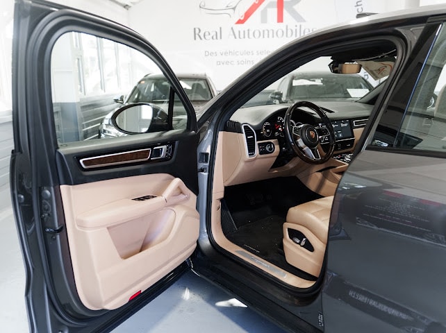 PORSCHE Cayenne-image-9