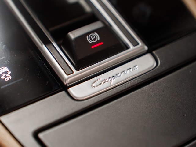 PORSCHE Cayenne-image-16