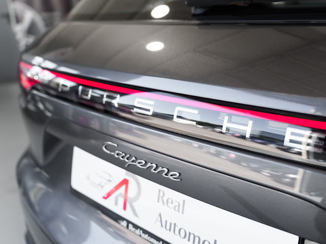 PORSCHE Cayenne-image-7