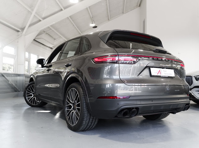 PORSCHE Cayenne-image-5