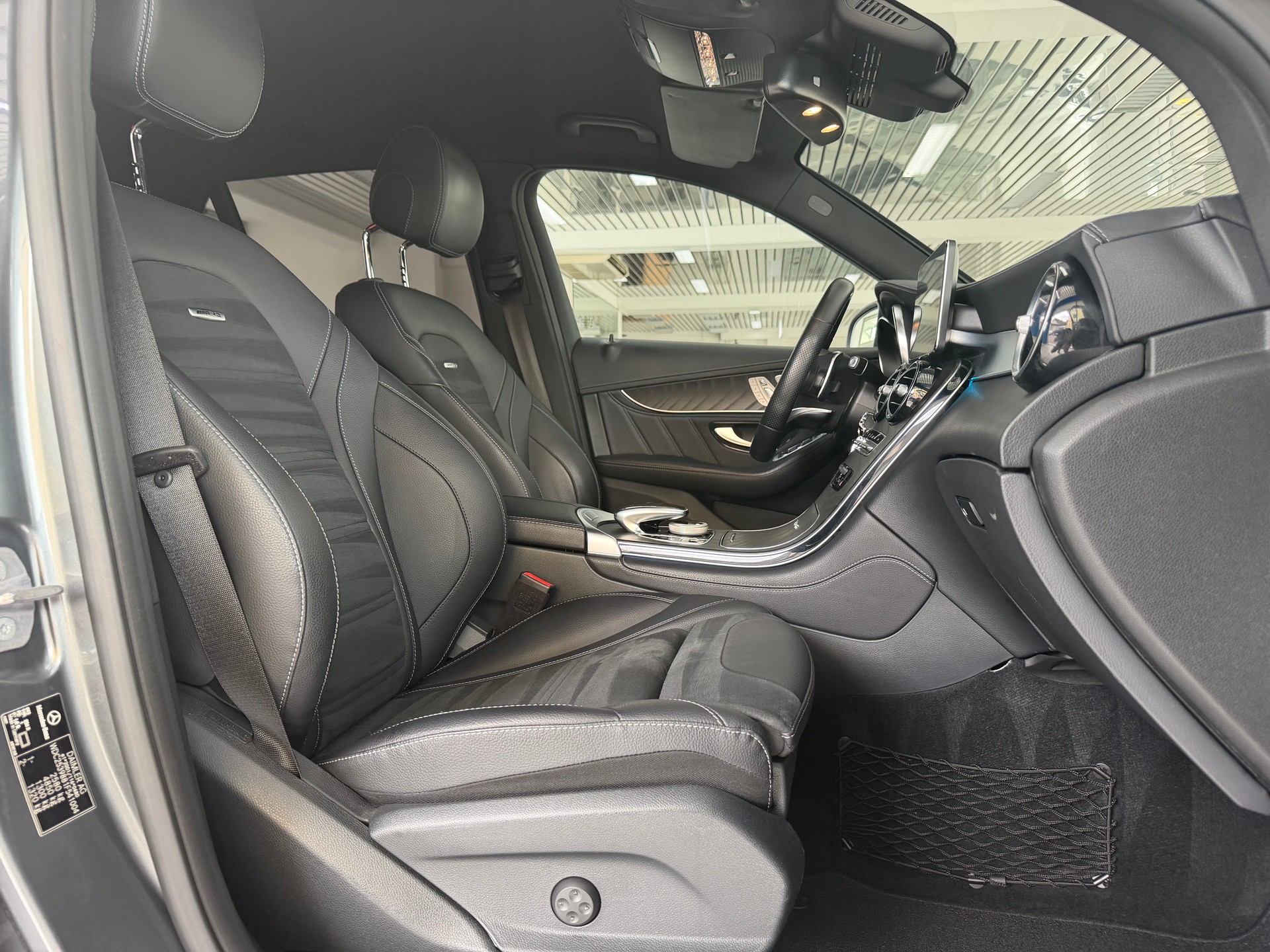 MERCEDES-BENZ GLC 63 AMG 4Matic+ 9G-Tronic-image-16