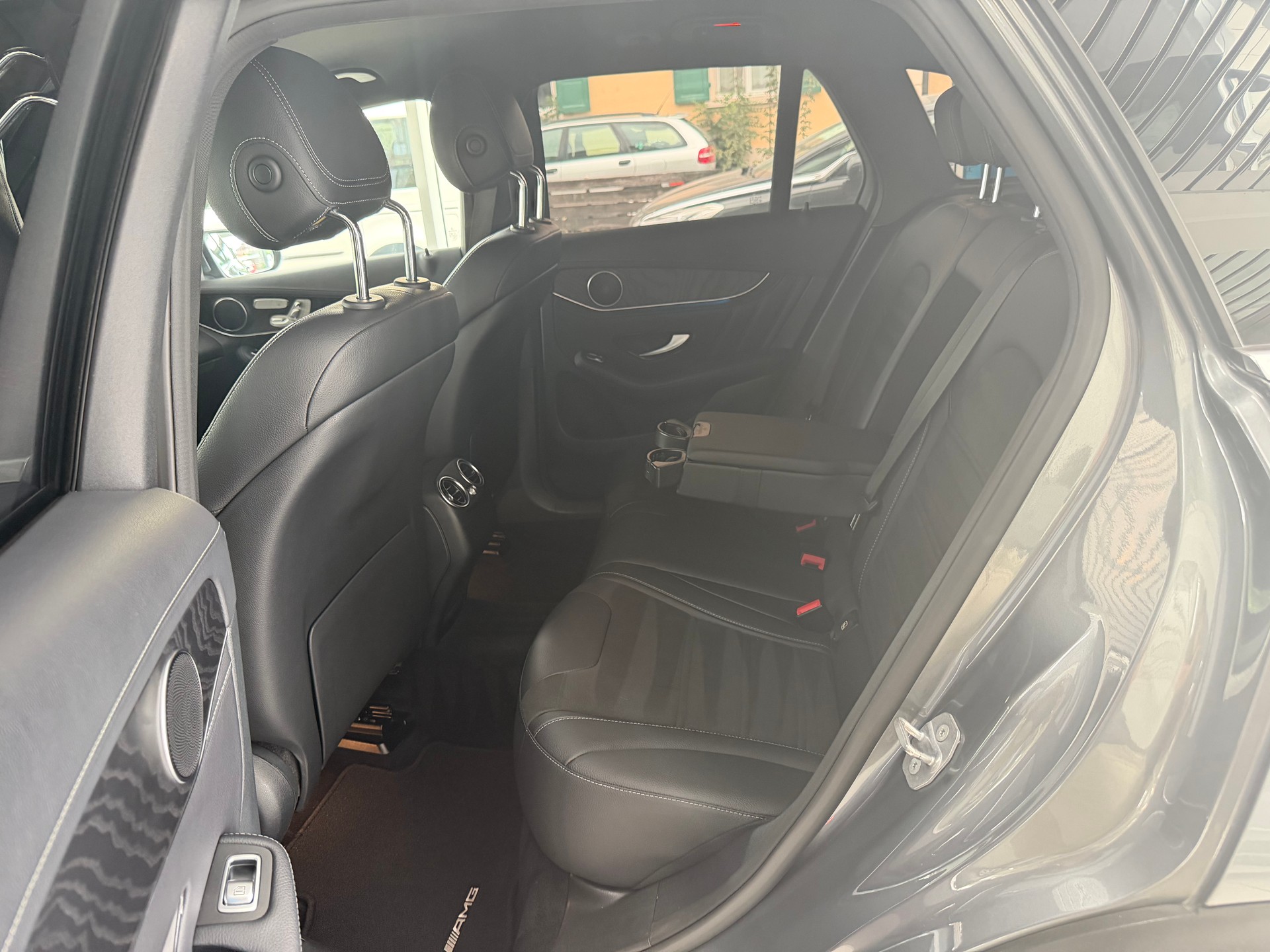 MERCEDES-BENZ GLC 63 AMG 4Matic+ 9G-Tronic-image-18
