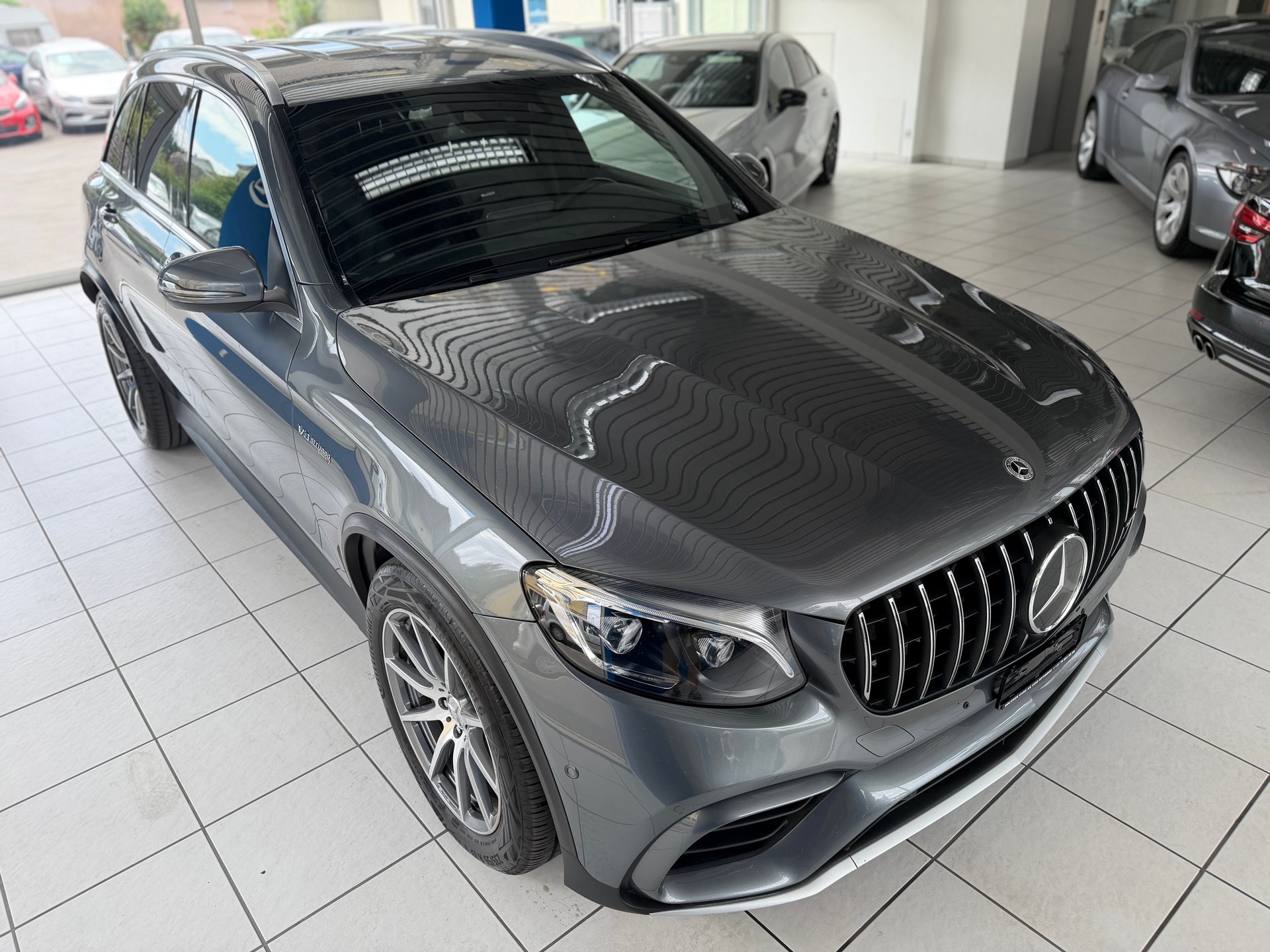 MERCEDES-BENZ GLC 63 AMG 4Matic+ 9G-Tronic-showroom-element-2