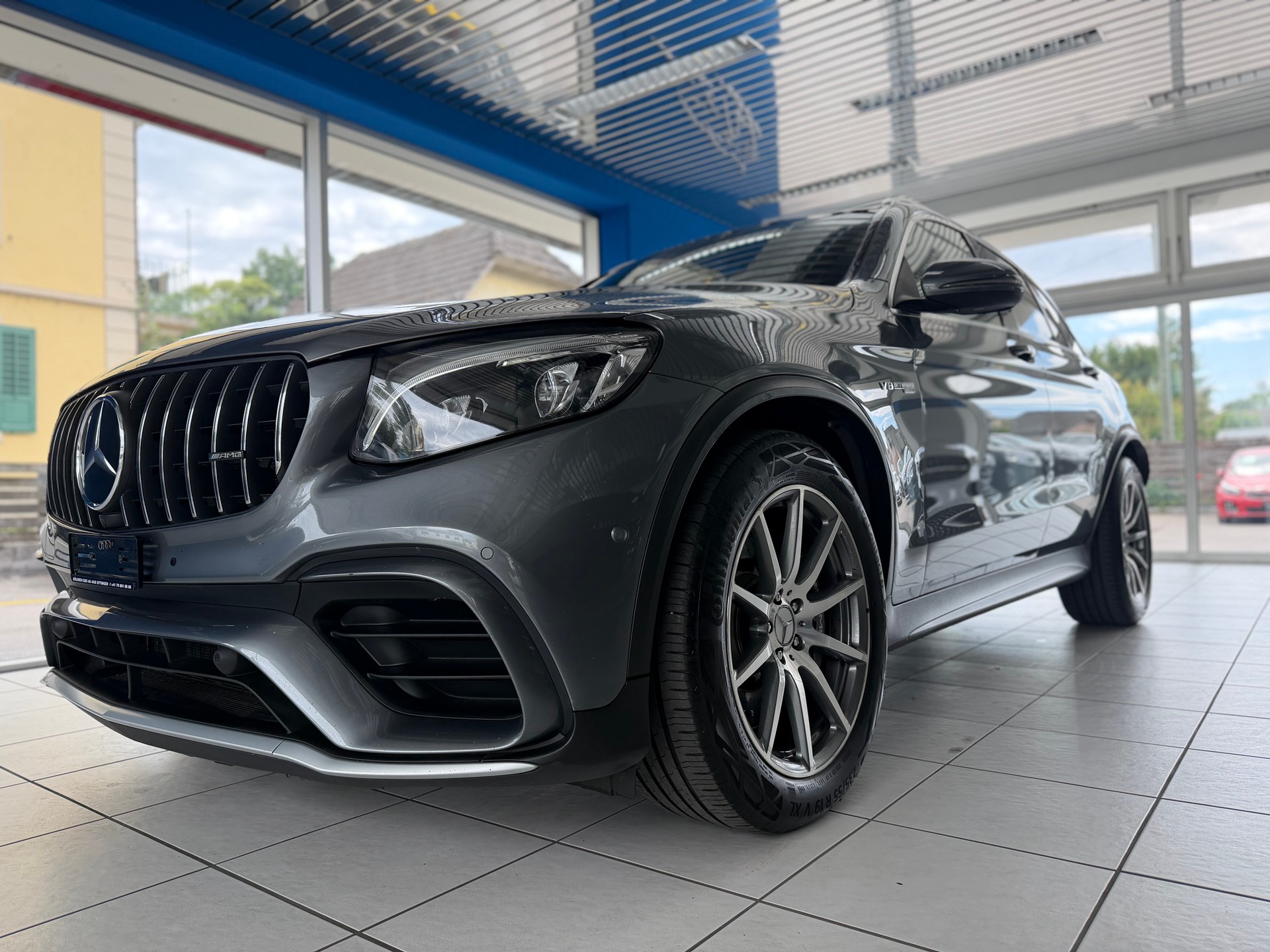 MERCEDES-BENZ GLC 63 AMG 4Matic+ 9G-Tronic-showroom-element-1