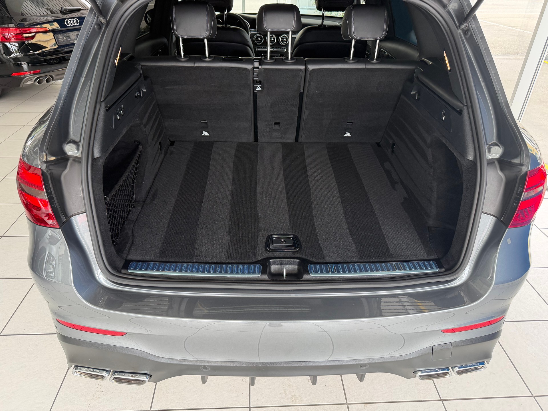 MERCEDES-BENZ GLC 63 AMG 4Matic+ 9G-Tronic-image-9