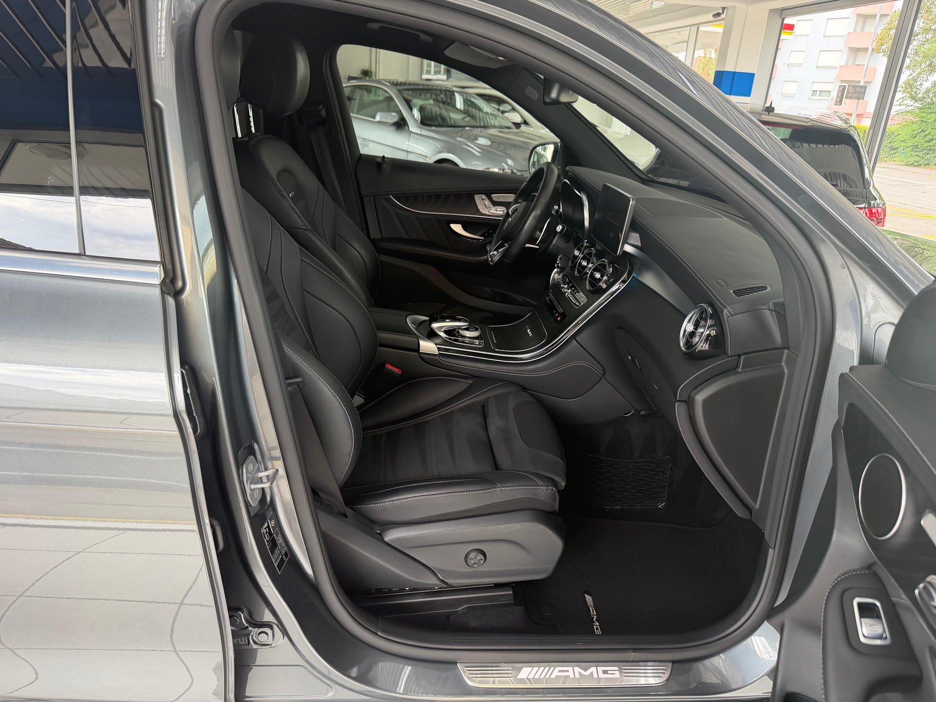 MERCEDES-BENZ GLC 63 AMG 4Matic+ 9G-Tronic-image-13