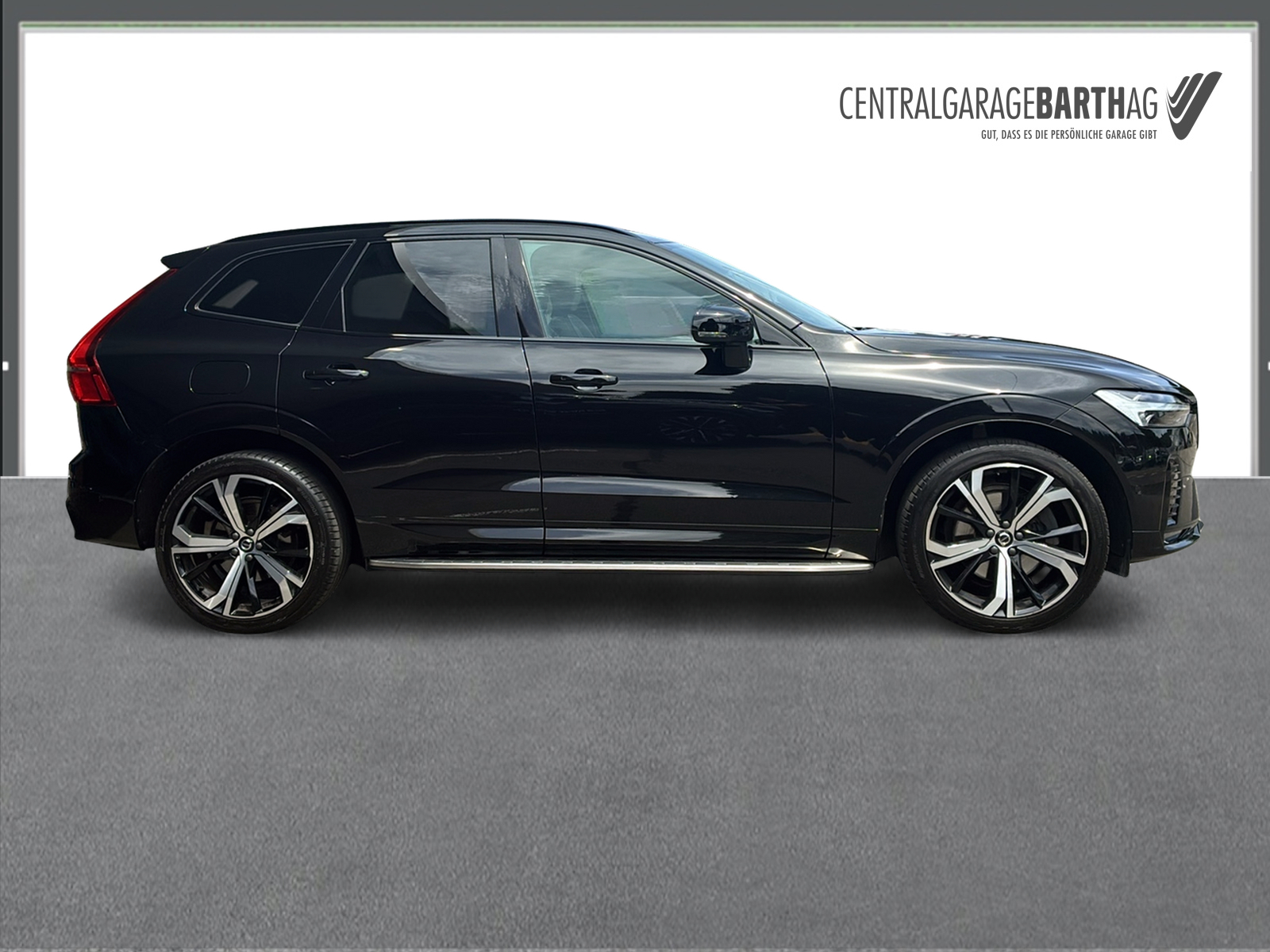 VOLVO XC60 2.0 B5 MH R-Design AWD-image-4