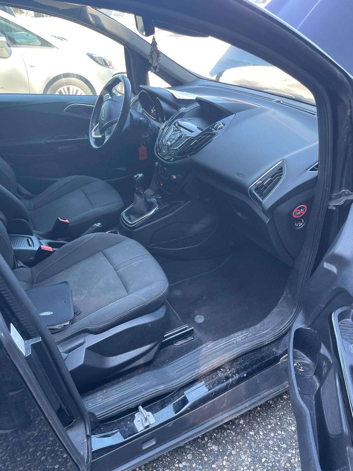 FORD B-Max 1.0 SCTi Titanium-image-3
