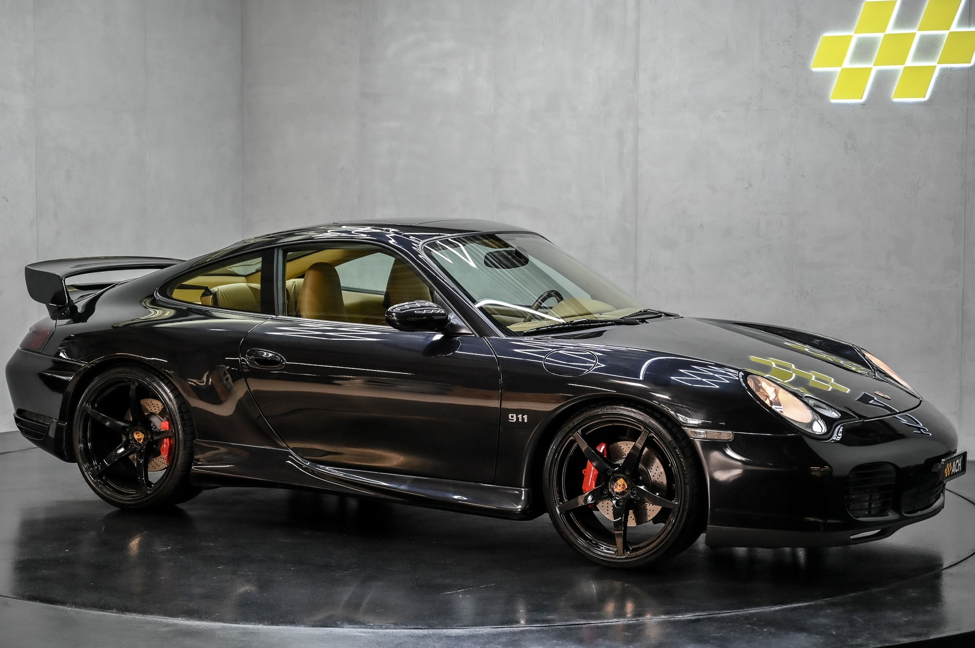 PORSCHE 911 Carrera 4S-image-11